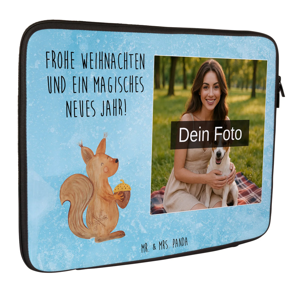 Personalisierte Foto Notebook Tasche Eichhörnchen Weihnachten Ergonomische Notebooktasche Mit Fotodruck, Notebook-Rucksack Mit Fotodruck, Notebook-Umhängetasche Mit Foto, Notebook-Querträger Mit Foto, Rucksackstil Notebooktasche Mit Foto, Notebook-Tasche Aus Neopren Mit Foto, Notebooktasche Für Herren Mit Foto, Personalisierte Notebooktasche Mit Bild, Notebooktasche Mit Zubehörfach Und Bild, Klassische Notebooktasche Mit Wunschbild, Minimalistische Notebooktasche Mit Fotodruck, Notebooktasche Mit Reißverschluss Und Foto, Notebooktasche Mit Schultergurt Und Bild, Notebooktasche Für 13 Zoll Mit Fotodruck, Büro-Notebooktasche Mit Wunschbild, Gepolsterte Notebooktasche Mit Foto, Robuste Notebooktasche Mit Wunschfoto, Laptop-Messenger-Bag Mit Wunschfoto, Notebooktasche Für 17 Zoll Mit Foto, Notebookhülle Mit Wunschfoto, Notebook-Aktentasche Mit Foto, Notebook-Tasche Aus Canvas Mit Fotodruck, Laptop-Aktentasche Mit Fotomotiv, Laptoptasche Mit Fotodruck, Laptop-Umhängetasche Mit Wunschbild, Notebook-Tasche Aus Leder Mit Bild, Notebooktasche Für Damen Mit Fotomotiv, Notebook-Tasche Aus Nylon Mit Wunschbild, Wasserfeste Notebooktasche Mit Wunschfoto, Notebooktasche Mit Tragegriff Und Fotodruck, Moderne Notebooktasche Mit Fotodruck, Business Notebooktasche Mit Foto, Vintage Notebooktasche Mit Foto, Leichte Notebooktasche Mit Foto, Slim Notebooktasche Mit Fotodruck, Notebooktasche Mit Foto, Casual Notebooktasche Mit Wunschfoto, Studenten-Notebooktasche Mit Foto., Notebook-Sleeve Mit Fotopersonalisierung, Laptop-Rucksack Mit Eigenem Bild, Reisegeeignete Notebooktasche Mit Foto, Laptop-Case Mit Eigenem Foto, Notebooktasche Für 15 Zoll Mit Wunschbild, Notebooktasche Mit Organizerfach Und Foto, Winter, Weihnachten, Weihnachtsdeko, Nikolaus, Advent, Heiligabend, Wintermotiv, Guten Rutsch, Frohes neues Jahr, Neujahr, Weihnachtsgruß, Frohe Weihnachten, Vogel, Weihnachtsmotiv
