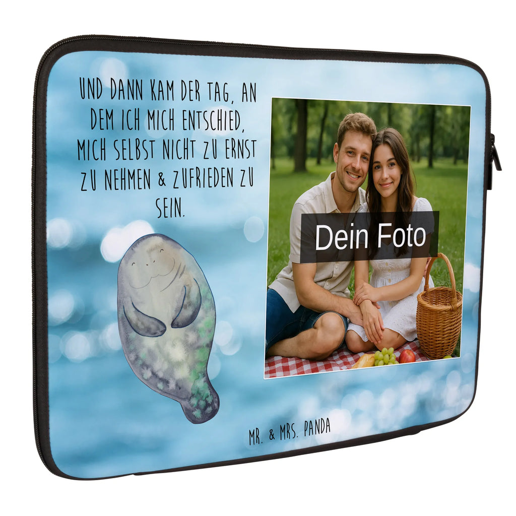 Personalisierte Foto Notebook Tasche Seekuh Happy Notebooktasche Mit Organizerfach Und Foto, Casual Notebooktasche Mit Wunschfoto, Notebooktasche Mit Zubehörfach Und Bild, Personalisierte Notebooktasche Mit Bild, Notebook-Tasche Aus Neopren Mit Foto, Klassische Notebooktasche Mit Wunschbild, Notebooktasche Mit Schultergurt Und Bild, Reisegeeignete Notebooktasche Mit Foto, Laptop-Rucksack Mit Eigenem Bild, Business Notebooktasche Mit Foto, Robuste Notebooktasche Mit Wunschfoto, Notebooktasche Für Herren Mit Foto, Notebook-Tasche Aus Leder Mit Bild, Laptop-Umhängetasche Mit Wunschbild, Notebooktasche Mit Foto, Gepolsterte Notebooktasche Mit Foto, Laptop-Case Mit Eigenem Foto, Notebook-Sleeve Mit Fotopersonalisierung, Leichte Notebooktasche Mit Foto, Notebooktasche Für Damen Mit Fotomotiv, Notebooktasche Mit Tragegriff Und Fotodruck, Notebook-Querträger Mit Foto, Notebook-Tasche Aus Canvas Mit Fotodruck, Notebook-Umhängetasche Mit Foto, Notebookhülle Mit Wunschfoto, Notebooktasche Mit Reißverschluss Und Foto, Büro-Notebooktasche Mit Wunschbild, Vintage Notebooktasche Mit Foto, Laptop-Aktentasche Mit Fotomotiv, Slim Notebooktasche Mit Fotodruck, Notebooktasche Für 15 Zoll Mit Wunschbild, Notebook-Tasche Aus Nylon Mit Wunschbild, Minimalistische Notebooktasche Mit Fotodruck, Wasserfeste Notebooktasche Mit Wunschfoto, Notebooktasche Für 17 Zoll Mit Foto, Studenten-Notebooktasche Mit Foto., Moderne Notebooktasche Mit Fotodruck, Notebook-Rucksack Mit Fotodruck, Laptop-Messenger-Bag Mit Wunschfoto, Rucksackstil Notebooktasche Mit Foto, Ergonomische Notebooktasche Mit Fotodruck, Notebook-Aktentasche Mit Foto, Laptoptasche Mit Fotodruck, Notebooktasche Für 13 Zoll Mit Fotodruck, Meerestiere, Meer, Urlaub, Respekt, Neuanfang, Zufrieden, Liebeskummer, Seekühe, Freundin, Achtsamkeit, Selbstliebe, Seekuh, Neustart