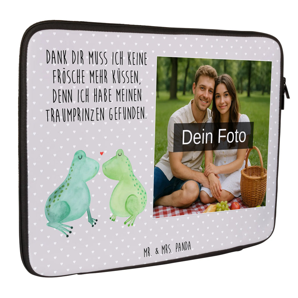Personalisierte Foto Notebook Tasche Frosch Liebe Rucksackstil Notebooktasche Mit Foto, Notebook-Tasche Aus Nylon Mit Wunschbild, Slim Notebooktasche Mit Fotodruck, Studenten-Notebooktasche Mit Foto., Klassische Notebooktasche Mit Wunschbild, Notebooktasche Mit Organizerfach Und Foto, Laptop-Case Mit Eigenem Foto, Reisegeeignete Notebooktasche Mit Foto, Notebook-Tasche Aus Canvas Mit Fotodruck, Notebooktasche Für 13 Zoll Mit Fotodruck, Notebookhülle Mit Wunschfoto, Notebooktasche Für Damen Mit Fotomotiv, Notebook-Querträger Mit Foto, Notebook-Aktentasche Mit Foto, Notebooktasche Mit Zubehörfach Und Bild, Vintage Notebooktasche Mit Foto, Notebooktasche Für 15 Zoll Mit Wunschbild, Notebook-Tasche Aus Leder Mit Bild, Laptoptasche Mit Fotodruck, Notebooktasche Mit Reißverschluss Und Foto, Personalisierte Notebooktasche Mit Bild, Notebooktasche Mit Tragegriff Und Fotodruck, Minimalistische Notebooktasche Mit Fotodruck, Notebooktasche Mit Foto, Notebook-Tasche Aus Neopren Mit Foto, Casual Notebooktasche Mit Wunschfoto, Notebook-Rucksack Mit Fotodruck, Moderne Notebooktasche Mit Fotodruck, Wasserfeste Notebooktasche Mit Wunschfoto, Notebook-Umhängetasche Mit Foto, Notebook-Sleeve Mit Fotopersonalisierung, Notebooktasche Für 17 Zoll Mit Foto, Leichte Notebooktasche Mit Foto, Notebooktasche Mit Schultergurt Und Bild, Notebooktasche Für Herren Mit Foto, Büro-Notebooktasche Mit Wunschbild, Business Notebooktasche Mit Foto, Laptop-Aktentasche Mit Fotomotiv, Laptop-Umhängetasche Mit Wunschbild, Robuste Notebooktasche Mit Wunschfoto, Ergonomische Notebooktasche Mit Fotodruck, Laptop-Messenger-Bag Mit Wunschfoto, Laptop-Rucksack Mit Eigenem Bild, Gepolsterte Notebooktasche Mit Foto, Liebe, Partner, Freund, Freundin, Ehemann, Ehefrau, Heiraten, Verlobung, Heiratsantrag, Liebesgeschenk, Jahrestag, Hocheitstag, Hochzeitstag, Verliebt, Fröschchen, Liebesbeweis, Frösche, Geschenk Hochzeit, Geschenk Freund, Froschkönig, Verlobt, Frosch, Verheiratet, Geschenk Freundin