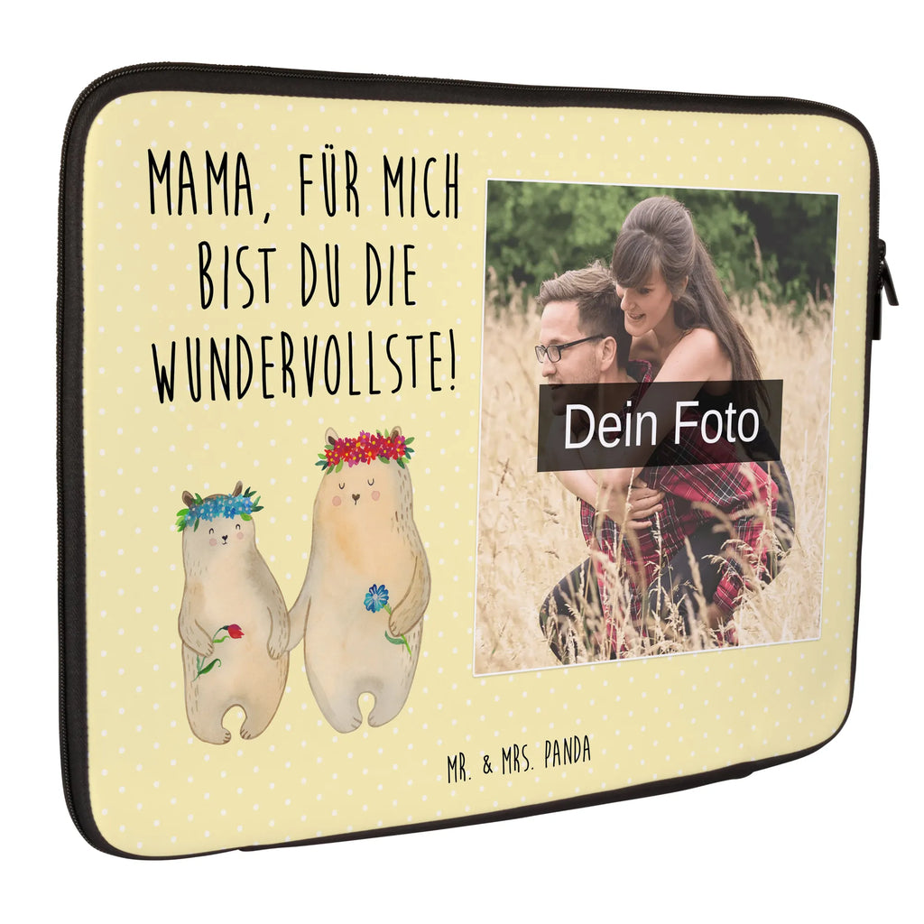 Personalisierte Foto Notebook Tasche Bären mit Blumenkranz Notebook-Tasche Aus Nylon Mit Wunschbild, Personalisierte Notebooktasche Mit Bild, Notebook-Tasche Aus Canvas Mit Fotodruck, Notebook-Tasche Aus Neopren Mit Foto, Slim Notebooktasche Mit Fotodruck, Robuste Notebooktasche Mit Wunschfoto, Notebook-Sleeve Mit Fotopersonalisierung, Notebook-Umhängetasche Mit Foto, Ergonomische Notebooktasche Mit Fotodruck, Notebooktasche Mit Reißverschluss Und Foto, Notebooktasche Für Herren Mit Foto, Casual Notebooktasche Mit Wunschfoto, Notebook-Rucksack Mit Fotodruck, Notebook-Aktentasche Mit Foto, Laptop-Umhängetasche Mit Wunschbild, Notebooktasche Für 17 Zoll Mit Foto, Laptop-Rucksack Mit Eigenem Bild, Studenten-Notebooktasche Mit Foto., Notebook-Tasche Aus Leder Mit Bild, Gepolsterte Notebooktasche Mit Foto, Wasserfeste Notebooktasche Mit Wunschfoto, Reisegeeignete Notebooktasche Mit Foto, Notebooktasche Mit Zubehörfach Und Bild, Notebookhülle Mit Wunschfoto, Moderne Notebooktasche Mit Fotodruck, Business Notebooktasche Mit Foto, Laptop-Aktentasche Mit Fotomotiv, Notebook-Querträger Mit Foto, Notebooktasche Für 15 Zoll Mit Wunschbild, Notebooktasche Mit Tragegriff Und Fotodruck, Notebooktasche Mit Schultergurt Und Bild, Notebooktasche Für 13 Zoll Mit Fotodruck, Laptoptasche Mit Fotodruck, Klassische Notebooktasche Mit Wunschbild, Rucksackstil Notebooktasche Mit Foto, Laptop-Case Mit Eigenem Foto, Leichte Notebooktasche Mit Foto, Minimalistische Notebooktasche Mit Fotodruck, Notebooktasche Für Damen Mit Fotomotiv, Vintage Notebooktasche Mit Foto, Laptop-Messenger-Bag Mit Wunschfoto, Notebooktasche Mit Foto, Büro-Notebooktasche Mit Wunschbild, Notebooktasche Mit Organizerfach Und Foto, Familie, Vatertag, Muttertag, Bruder, Schwester, Mama, Papa, Oma, Opa, Vorbild, Lieblingsmensch, Mami, Mutter, Töchter, Lieblingsmama, beste Mutter, Bären, Kinder, Tochter, Geschenk Mama. Muttertag, Kind, Mutti, Bär, Family, weltbeste Mama