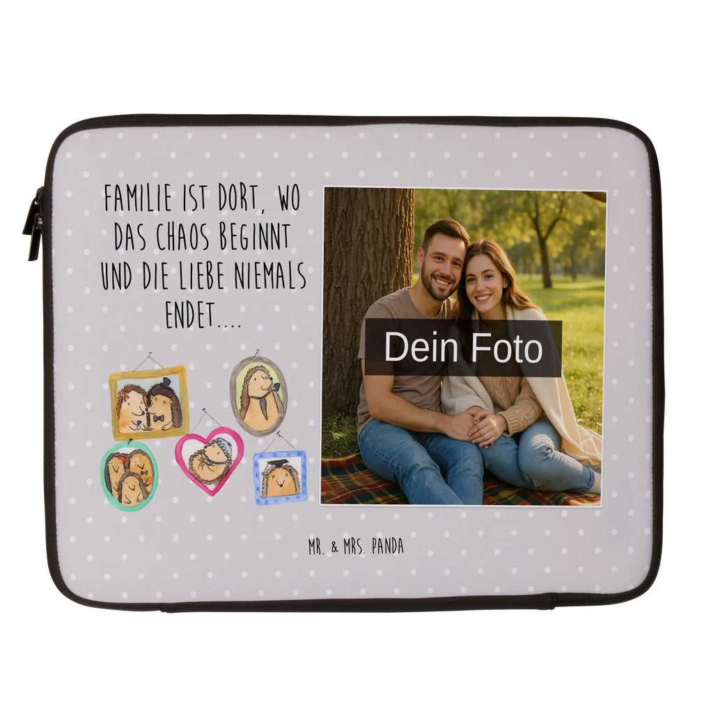 Personalisierte Foto Notebook Tasche Igel Familie Notebooktasche Mit Foto, Notebook-Rucksack Mit Fotodruck, Laptop-Case Mit Eigenem Foto, Notebooktasche Mit Reißverschluss Und Foto, Ergonomische Notebooktasche Mit Fotodruck, Laptop-Umhängetasche Mit Wunschbild, Business Notebooktasche Mit Foto, Notebook-Tasche Aus Nylon Mit Wunschbild, Notebooktasche Für 15 Zoll Mit Wunschbild, Notebook-Sleeve Mit Fotopersonalisierung, Laptop-Rucksack Mit Eigenem Bild, Büro-Notebooktasche Mit Wunschbild, Notebook-Tasche Aus Neopren Mit Foto, Minimalistische Notebooktasche Mit Fotodruck, Notebook-Tasche Aus Leder Mit Bild, Notebooktasche Mit Organizerfach Und Foto, Notebooktasche Für 17 Zoll Mit Foto, Laptop-Aktentasche Mit Fotomotiv, Notebooktasche Mit Zubehörfach Und Bild, Notebooktasche Mit Schultergurt Und Bild, Laptop-Messenger-Bag Mit Wunschfoto, Notebooktasche Mit Tragegriff Und Fotodruck, Slim Notebooktasche Mit Fotodruck, Notebook-Tasche Aus Canvas Mit Fotodruck, Rucksackstil Notebooktasche Mit Foto, Notebooktasche Für Herren Mit Foto, Studenten-Notebooktasche Mit Foto., Leichte Notebooktasche Mit Foto, Reisegeeignete Notebooktasche Mit Foto, Laptoptasche Mit Fotodruck, Notebook-Aktentasche Mit Foto, Robuste Notebooktasche Mit Wunschfoto, Personalisierte Notebooktasche Mit Bild, Notebooktasche Für 13 Zoll Mit Fotodruck, Notebook-Querträger Mit Foto, Moderne Notebooktasche Mit Fotodruck, Vintage Notebooktasche Mit Foto, Klassische Notebooktasche Mit Wunschbild, Notebookhülle Mit Wunschfoto, Casual Notebooktasche Mit Wunschfoto, Wasserfeste Notebooktasche Mit Wunschfoto, Gepolsterte Notebooktasche Mit Foto, Notebooktasche Für Damen Mit Fotomotiv, Notebook-Umhängetasche Mit Foto, Familie, Vatertag, Muttertag, Bruder, Schwester, Mama, Papa, Oma, Opa, Glück, Igel, Zusammenhalt, Bilder, Liebe