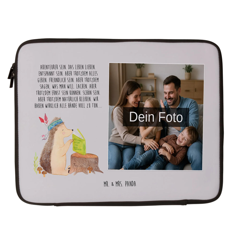 Personalisierte Foto Notebook Tasche Igel Federschmuck Ergonomische Notebooktasche Mit Fotodruck, Laptop-Umhängetasche Mit Wunschbild, Casual Notebooktasche Mit Wunschfoto, Notebooktasche Für Herren Mit Foto, Business Notebooktasche Mit Foto, Büro-Notebooktasche Mit Wunschbild, Notebook-Tasche Aus Neopren Mit Foto, Notebooktasche Für 13 Zoll Mit Fotodruck, Gepolsterte Notebooktasche Mit Foto, Notebooktasche Mit Foto, Laptop-Rucksack Mit Eigenem Bild, Notebook-Aktentasche Mit Foto, Notebooktasche Für Damen Mit Fotomotiv, Notebook-Rucksack Mit Fotodruck, Notebooktasche Mit Reißverschluss Und Foto, Notebook-Tasche Aus Nylon Mit Wunschbild, Klassische Notebooktasche Mit Wunschbild, Minimalistische Notebooktasche Mit Fotodruck, Notebookhülle Mit Wunschfoto, Notebooktasche Mit Tragegriff Und Fotodruck, Vintage Notebooktasche Mit Foto, Moderne Notebooktasche Mit Fotodruck, Reisegeeignete Notebooktasche Mit Foto, Laptoptasche Mit Fotodruck, Notebook-Sleeve Mit Fotopersonalisierung, Notebooktasche Mit Zubehörfach Und Bild, Notebook-Tasche Aus Canvas Mit Fotodruck, Notebook-Tasche Aus Leder Mit Bild, Notebooktasche Für 17 Zoll Mit Foto, Notebook-Querträger Mit Foto, Robuste Notebooktasche Mit Wunschfoto, Notebook-Umhängetasche Mit Foto, Laptop-Messenger-Bag Mit Wunschfoto, Laptop-Aktentasche Mit Fotomotiv, Notebooktasche Für 15 Zoll Mit Wunschbild, Wasserfeste Notebooktasche Mit Wunschfoto, Slim Notebooktasche Mit Fotodruck, Personalisierte Notebooktasche Mit Bild, Leichte Notebooktasche Mit Foto, Notebooktasche Mit Organizerfach Und Foto, Rucksackstil Notebooktasche Mit Foto, Notebooktasche Mit Schultergurt Und Bild, Studenten-Notebooktasche Mit Foto., Laptop-Case Mit Eigenem Foto, Waldtiere, Tiere, Lagerfeuer, Abenteuer, Indianer, Camping, Igel