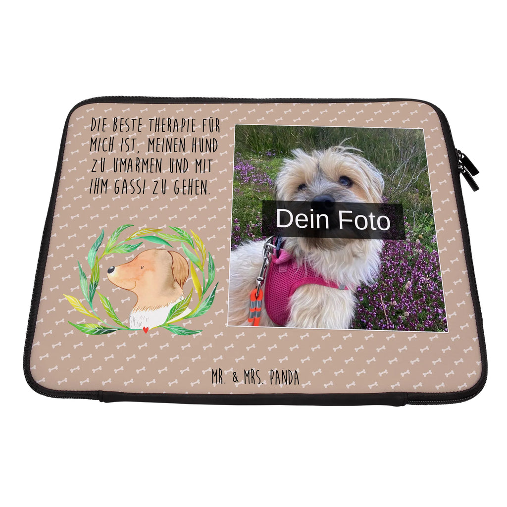 Personalisierte Foto Notebook Tasche Hund Blumen Robuste Notebooktasche Mit Wunschfoto, Laptop-Aktentasche Mit Fotomotiv, Laptop-Messenger-Bag Mit Wunschfoto, Notebook-Tasche Aus Leder Mit Bild, Klassische Notebooktasche Mit Wunschbild, Casual Notebooktasche Mit Wunschfoto, Notebooktasche Mit Zubehörfach Und Bild, Studenten-Notebooktasche Mit Foto., Notebooktasche Für Herren Mit Foto, Business Notebooktasche Mit Foto, Notebook-Tasche Aus Neopren Mit Foto, Reisegeeignete Notebooktasche Mit Foto, Notebook-Querträger Mit Foto, Notebooktasche Mit Foto, Laptop-Rucksack Mit Eigenem Bild, Notebooktasche Für 17 Zoll Mit Foto, Notebooktasche Mit Reißverschluss Und Foto, Leichte Notebooktasche Mit Foto, Notebook-Umhängetasche Mit Foto, Laptop-Case Mit Eigenem Foto, Büro-Notebooktasche Mit Wunschbild, Notebook-Tasche Aus Canvas Mit Fotodruck, Notebooktasche Für Damen Mit Fotomotiv, Notebooktasche Für 15 Zoll Mit Wunschbild, Notebooktasche Mit Schultergurt Und Bild, Moderne Notebooktasche Mit Fotodruck, Vintage Notebooktasche Mit Foto, Notebooktasche Mit Organizerfach Und Foto, Gepolsterte Notebooktasche Mit Foto, Laptoptasche Mit Fotodruck, Notebook-Rucksack Mit Fotodruck, Laptop-Umhängetasche Mit Wunschbild, Minimalistische Notebooktasche Mit Fotodruck, Notebooktasche Für 13 Zoll Mit Fotodruck, Personalisierte Notebooktasche Mit Bild, Wasserfeste Notebooktasche Mit Wunschfoto, Slim Notebooktasche Mit Fotodruck, Notebook-Tasche Aus Nylon Mit Wunschbild, Notebook-Aktentasche Mit Foto, Ergonomische Notebooktasche Mit Fotodruck, Notebookhülle Mit Wunschfoto, Rucksackstil Notebooktasche Mit Foto, Notebooktasche Mit Tragegriff Und Fotodruck, Notebook-Sleeve Mit Fotopersonalisierung, Hund, Hundemotiv, Haustier, Hunderasse, Tierliebhaber, Hundebesitzer, Sprüche, Ranke, Selbsttherapie, Hundeglück, Hunde, Hundeliebe, Therapie