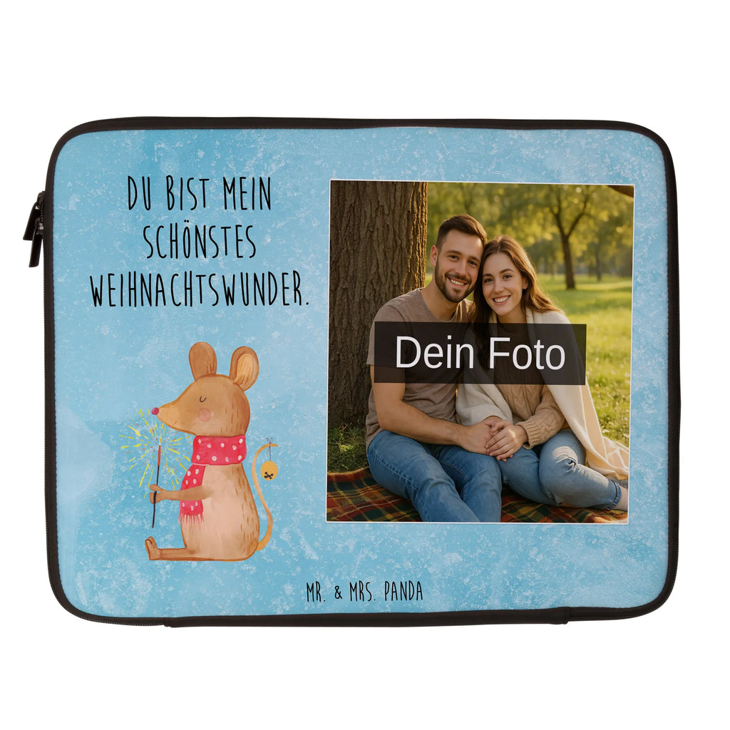 Personalisierte Foto Notebook Tasche Maus Weihnachten Notebook-Umhängetasche Mit Foto, Laptop-Messenger-Bag Mit Wunschfoto, Notebook-Querträger Mit Foto, Business Notebooktasche Mit Foto, Leichte Notebooktasche Mit Foto, Notebooktasche Für Damen Mit Fotomotiv, Notebook-Aktentasche Mit Foto, Vintage Notebooktasche Mit Foto, Reisegeeignete Notebooktasche Mit Foto, Personalisierte Notebooktasche Mit Bild, Laptop-Aktentasche Mit Fotomotiv, Notebooktasche Für 17 Zoll Mit Foto, Notebooktasche Für 15 Zoll Mit Wunschbild, Laptop-Case Mit Eigenem Foto, Notebooktasche Mit Reißverschluss Und Foto, Büro-Notebooktasche Mit Wunschbild, Ergonomische Notebooktasche Mit Fotodruck, Klassische Notebooktasche Mit Wunschbild, Notebooktasche Für Herren Mit Foto, Gepolsterte Notebooktasche Mit Foto, Laptop-Umhängetasche Mit Wunschbild, Studenten-Notebooktasche Mit Foto., Slim Notebooktasche Mit Fotodruck, Notebooktasche Mit Organizerfach Und Foto, Notebook-Tasche Aus Leder Mit Bild, Rucksackstil Notebooktasche Mit Foto, Notebookhülle Mit Wunschfoto, Minimalistische Notebooktasche Mit Fotodruck, Notebooktasche Mit Schultergurt Und Bild, Notebook-Tasche Aus Neopren Mit Foto, Robuste Notebooktasche Mit Wunschfoto, Wasserfeste Notebooktasche Mit Wunschfoto, Notebook-Tasche Aus Canvas Mit Fotodruck, Notebooktasche Mit Foto, Laptop-Rucksack Mit Eigenem Bild, Notebook-Tasche Aus Nylon Mit Wunschbild, Notebook-Sleeve Mit Fotopersonalisierung, Moderne Notebooktasche Mit Fotodruck, Notebooktasche Mit Zubehörfach Und Bild, Notebook-Rucksack Mit Fotodruck, Casual Notebooktasche Mit Wunschfoto, Laptoptasche Mit Fotodruck, Notebooktasche Mit Tragegriff Und Fotodruck, Notebooktasche Für 13 Zoll Mit Fotodruck, Winter, Weihnachten, Weihnachtsdeko, Nikolaus, Advent, Heiligabend, Wintermotiv, Weihnachtswunder, Maus, Mäuschen, Frohe Weihnachten, Weihnachtsgruß, Weihnachtsmotiv