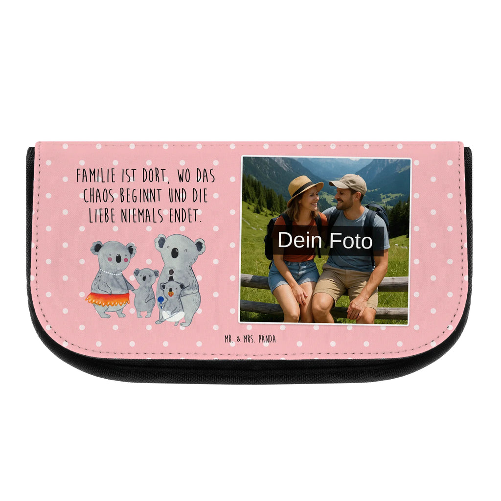 Personalisierte Foto Kosmetiktasche Koala Familie Schminktasche Mit Foto, Kosmetiktasche Mit Foto Und Wunschtext, Schminkbeutel Mit Foto, Reise-Kosmetiktasche Mit Wunschbild, Necessaire Mit Foto, Vintage Schminktasche Mit Foto, Kosmetiktasche Mit Foto, Kosmetiktasche Bedruckt Mit Foto, Personalisierte Kosmetiktasche Mit Foto, Schminktasche Mit Urlaubsfoto, Kosmetiktasche Aus Leder Mit Bild, Kosmetiktasche Modern Mit Wunschfoto, Kosmetiktasche Für Kinder Mit Foto, Schminktasche Mit Haustierfoto, Kosmetiktasche Selbst Gestalten Mit Foto, Personalisierte Make-Up Tasche Mit Bild, Schminktasche Nachhaltig Mit Foto, Kosmetiktasche Für Damen Mit Foto, Kosmetiktasche Mit Wunschfoto, Beautybag Mit Foto, Schminktasche Bunt Mit Bild, Schminkbeutel Für Jungen Mit Bild, Make-Up Tasche Mit Bild, Schminktasche Geschenk Mit Bild, Schminktasche Mit Familienfoto, Schminktäschchen Mit Wunschfoto, Schminktasche Für Mädchen Mit Foto, Kosmetiktasche Aus Stoff Mit Foto, Große Schminktasche Mit Foto, Kosmetiktasche Mit Foto Und Namen, Kosmetiktasche Für Herren Mit Wunschfoto, Kleine Kosmetiktasche Mit Foto, Kulturbeutel Mit Bild, Kosmetiktasche Mit Eigenem Bild, Familie, Vatertag, Muttertag, Bruder, Schwester, Mama, Papa, Oma, Opa, Familienleben, Koalas, Family, Geschwister, Kinder, Koala