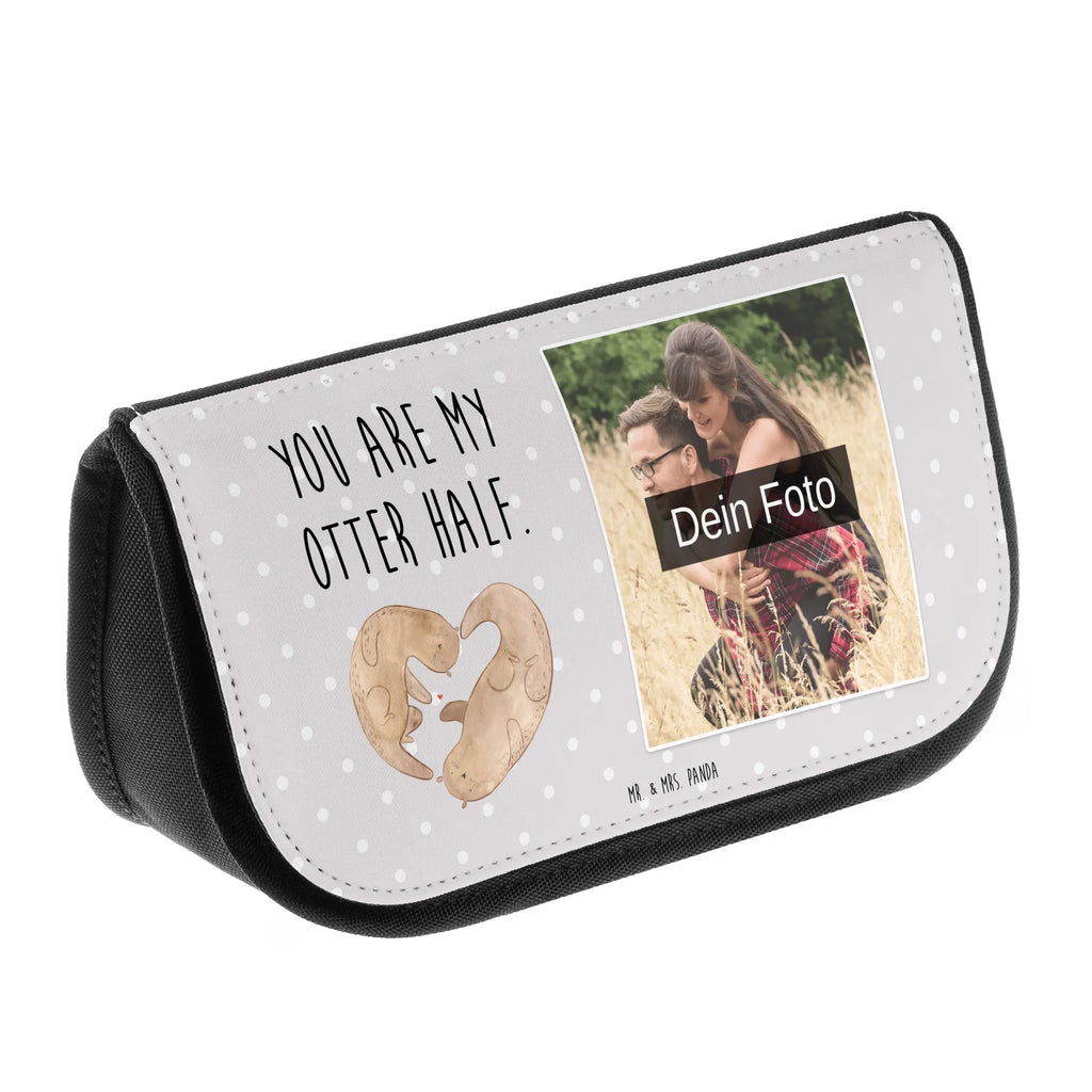 Personalisierte Foto Kosmetiktasche Otter Herz Schminktasche Geschenk Mit Bild, Kosmetiktasche Für Damen Mit Foto, Kosmetiktasche Bedruckt Mit Foto, Schminktasche Mit Haustierfoto, Schminktäschchen Mit Wunschfoto, Kleine Kosmetiktasche Mit Foto, Kosmetiktasche Selbst Gestalten Mit Foto, Kosmetiktasche Mit Wunschfoto, Schminktasche Bunt Mit Bild, Kosmetiktasche Für Herren Mit Wunschfoto, Kosmetiktasche Aus Leder Mit Bild, Schminktasche Mit Familienfoto, Personalisierte Kosmetiktasche Mit Foto, Schminkbeutel Mit Foto, Kosmetiktasche Aus Stoff Mit Foto, Reise-Kosmetiktasche Mit Wunschbild, Kosmetiktasche Mit Eigenem Bild, Kulturbeutel Mit Bild, Kosmetiktasche Mit Foto, Schminkbeutel Für Jungen Mit Bild, Kosmetiktasche Modern Mit Wunschfoto, Necessaire Mit Foto, Schminktasche Für Mädchen Mit Foto, Personalisierte Make-Up Tasche Mit Bild, Kosmetiktasche Für Kinder Mit Foto, Schminktasche Mit Urlaubsfoto, Make-Up Tasche Mit Bild, Kosmetiktasche Mit Foto Und Wunschtext, Kosmetiktasche Mit Foto Und Namen, Vintage Schminktasche Mit Foto, Große Schminktasche Mit Foto, Beautybag Mit Foto, Schminktasche Nachhaltig Mit Foto, Schminktasche Mit Foto, Otter, Fischotter, Seeotter, Verlobung, Liebesbeweis, Liebesgeschenk, Jahrestag, Bessere Hälfte, Herz, Love you, Hochzeitstag, Liebe, gemeinsames Leben