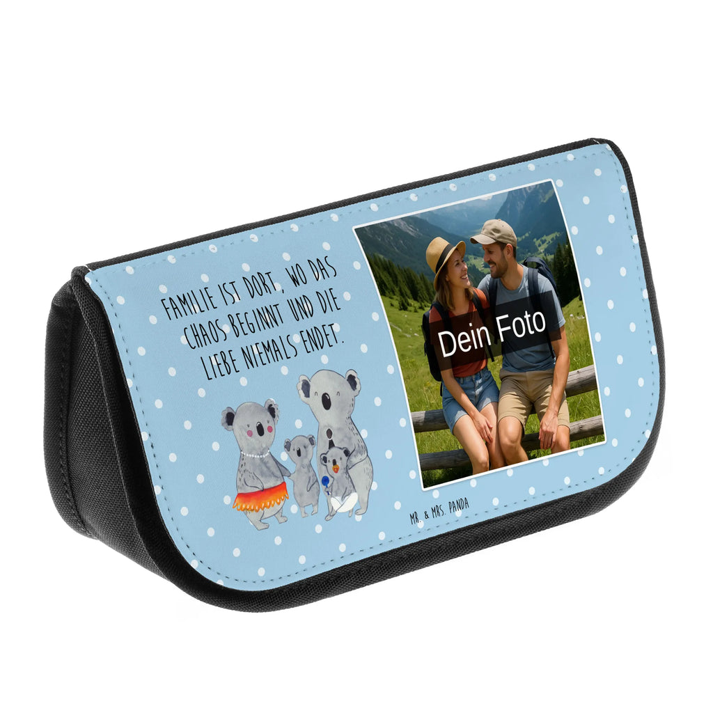 Personalisierte Foto Kosmetiktasche Koala Familie Schminktasche Mit Foto, Kosmetiktasche Mit Foto Und Wunschtext, Schminkbeutel Mit Foto, Reise-Kosmetiktasche Mit Wunschbild, Necessaire Mit Foto, Vintage Schminktasche Mit Foto, Kosmetiktasche Mit Foto, Kosmetiktasche Bedruckt Mit Foto, Personalisierte Kosmetiktasche Mit Foto, Schminktasche Mit Urlaubsfoto, Kosmetiktasche Aus Leder Mit Bild, Kosmetiktasche Modern Mit Wunschfoto, Kosmetiktasche Für Kinder Mit Foto, Schminktasche Mit Haustierfoto, Kosmetiktasche Selbst Gestalten Mit Foto, Personalisierte Make-Up Tasche Mit Bild, Schminktasche Nachhaltig Mit Foto, Kosmetiktasche Für Damen Mit Foto, Kosmetiktasche Mit Wunschfoto, Beautybag Mit Foto, Schminktasche Bunt Mit Bild, Schminkbeutel Für Jungen Mit Bild, Make-Up Tasche Mit Bild, Schminktasche Geschenk Mit Bild, Schminktasche Mit Familienfoto, Schminktäschchen Mit Wunschfoto, Schminktasche Für Mädchen Mit Foto, Kosmetiktasche Aus Stoff Mit Foto, Große Schminktasche Mit Foto, Kosmetiktasche Mit Foto Und Namen, Kosmetiktasche Für Herren Mit Wunschfoto, Kleine Kosmetiktasche Mit Foto, Kulturbeutel Mit Bild, Kosmetiktasche Mit Eigenem Bild, Familie, Vatertag, Muttertag, Bruder, Schwester, Mama, Papa, Oma, Opa, Familienleben, Koalas, Family, Geschwister, Kinder, Koala