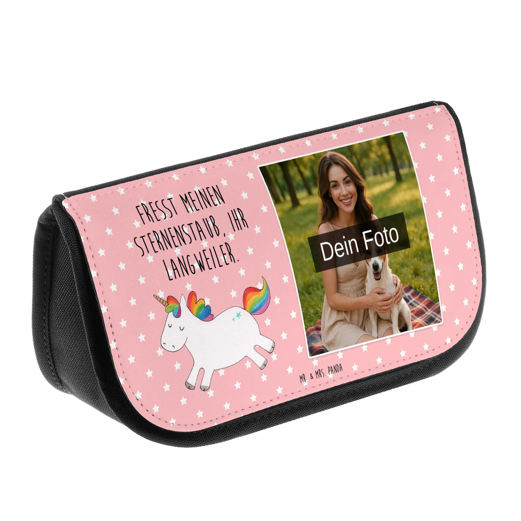 Personalisierte Foto Kosmetiktasche Einhorn Happy Personalisierte Kosmetiktasche Mit Foto, Kosmetiktasche Modern Mit Wunschfoto, Kosmetiktasche Für Herren Mit Wunschfoto, Kosmetiktasche Aus Leder Mit Bild, Kosmetiktasche Mit Wunschfoto, Kosmetiktasche Mit Eigenem Bild, Kosmetiktasche Mit Foto Und Wunschtext, Schminktasche Mit Foto, Große Schminktasche Mit Foto, Kulturbeutel Mit Bild, Schminkbeutel Für Jungen Mit Bild, Kleine Kosmetiktasche Mit Foto, Vintage Schminktasche Mit Foto, Kosmetiktasche Für Damen Mit Foto, Make-Up Tasche Mit Bild, Beautybag Mit Foto, Kosmetiktasche Aus Stoff Mit Foto, Kosmetiktasche Mit Foto, Schminktasche Für Mädchen Mit Foto, Personalisierte Make-Up Tasche Mit Bild, Schminktasche Mit Urlaubsfoto, Kosmetiktasche Für Kinder Mit Foto, Schminktasche Geschenk Mit Bild, Necessaire Mit Foto, Kosmetiktasche Bedruckt Mit Foto, Schminktasche Mit Familienfoto, Schminktasche Bunt Mit Bild, Schminktasche Mit Haustierfoto, Kosmetiktasche Selbst Gestalten Mit Foto, Schminktäschchen Mit Wunschfoto, Schminkbeutel Mit Foto, Schminktasche Nachhaltig Mit Foto, Reise-Kosmetiktasche Mit Wunschbild, Kosmetiktasche Mit Foto Und Namen, Einhorn, Einhörner, Einhorn Deko, Unicorn, Spaß, spannend, Lächeln, Lebensfreude, glücklich, witzig, Lachen, Freude, fröhlich