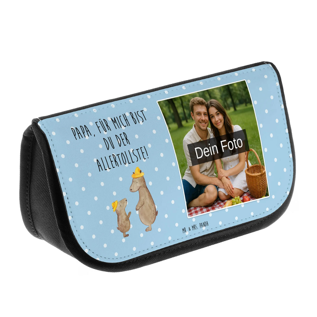 Personalisierte Foto Kosmetiktasche Bären mit Hut Schminktasche Mit Foto, Schminktasche Mit Urlaubsfoto, Personalisierte Make-Up Tasche Mit Bild, Schminkbeutel Mit Foto, Kosmetiktasche Für Damen Mit Foto, Große Schminktasche Mit Foto, Kosmetiktasche Für Herren Mit Wunschfoto, Schminktasche Nachhaltig Mit Foto, Necessaire Mit Foto, Personalisierte Kosmetiktasche Mit Foto, Schminktäschchen Mit Wunschfoto, Kosmetiktasche Mit Foto Und Wunschtext, Kosmetiktasche Mit Eigenem Bild, Kosmetiktasche Selbst Gestalten Mit Foto, Kosmetiktasche Modern Mit Wunschfoto, Kosmetiktasche Für Kinder Mit Foto, Kulturbeutel Mit Bild, Schminktasche Für Mädchen Mit Foto, Kosmetiktasche Mit Foto Und Namen, Schminkbeutel Für Jungen Mit Bild, Schminktasche Bunt Mit Bild, Kosmetiktasche Mit Wunschfoto, Schminktasche Mit Haustierfoto, Schminktasche Geschenk Mit Bild, Schminktasche Mit Familienfoto, Kosmetiktasche Aus Leder Mit Bild, Beautybag Mit Foto, Kosmetiktasche Bedruckt Mit Foto, Reise-Kosmetiktasche Mit Wunschbild, Make-Up Tasche Mit Bild, Vintage Schminktasche Mit Foto, Kosmetiktasche Aus Stoff Mit Foto, Kosmetiktasche Mit Foto, Kleine Kosmetiktasche Mit Foto, Familie, Vatertag, Muttertag, Bruder, Schwester, Mama, Papa, Oma, Opa, Lieblingsmensch, Paps, Vater-Sohn, Bären, Family, Dad, Vorbild, Söhne, Sohn, Papi, Daddy, Vater, Kinder, Kind, Bär