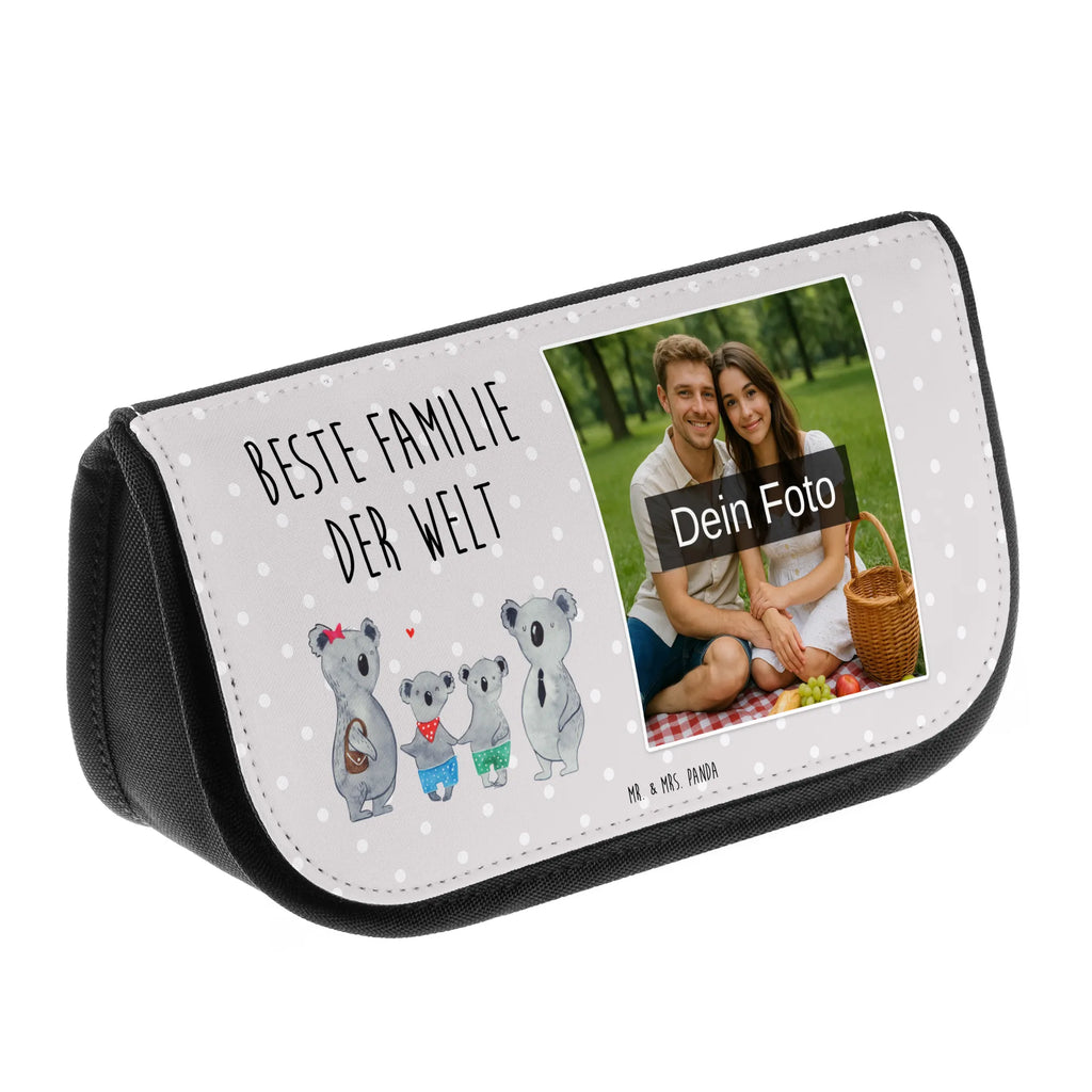 Personalisierte Foto Kosmetiktasche Koala Familie zwei Schminktasche Mit Foto, Kosmetiktasche Für Herren Mit Wunschfoto, Große Schminktasche Mit Foto, Kosmetiktasche Für Damen Mit Foto, Kosmetiktasche Mit Eigenem Bild, Schminktasche Geschenk Mit Bild, Vintage Schminktasche Mit Foto, Kosmetiktasche Mit Foto Und Wunschtext, Schminktasche Mit Familienfoto, Kosmetiktasche Für Kinder Mit Foto, Kosmetiktasche Modern Mit Wunschfoto, Schminkbeutel Für Jungen Mit Bild, Schminktasche Mit Haustierfoto, Schminktäschchen Mit Wunschfoto, Kosmetiktasche Bedruckt Mit Foto, Kosmetiktasche Mit Wunschfoto, Schminkbeutel Mit Foto, Schminktasche Mit Urlaubsfoto, Kosmetiktasche Aus Stoff Mit Foto, Personalisierte Make-Up Tasche Mit Bild, Kosmetiktasche Aus Leder Mit Bild, Kulturbeutel Mit Bild, Schminktasche Nachhaltig Mit Foto, Necessaire Mit Foto, Kosmetiktasche Mit Foto Und Namen, Personalisierte Kosmetiktasche Mit Foto, Kosmetiktasche Mit Foto, Make-Up Tasche Mit Bild, Kleine Kosmetiktasche Mit Foto, Beautybag Mit Foto, Reise-Kosmetiktasche Mit Wunschbild, Kosmetiktasche Selbst Gestalten Mit Foto, Schminktasche Für Mädchen Mit Foto, Schminktasche Bunt Mit Bild, Familie, Vatertag, Muttertag, Bruder, Schwester, Mama, Papa, Oma, Opa, Familienleben, Koala, Lieblingsfamilie, Koalabär, beste Familie, Familienzeit, Koalafamilie