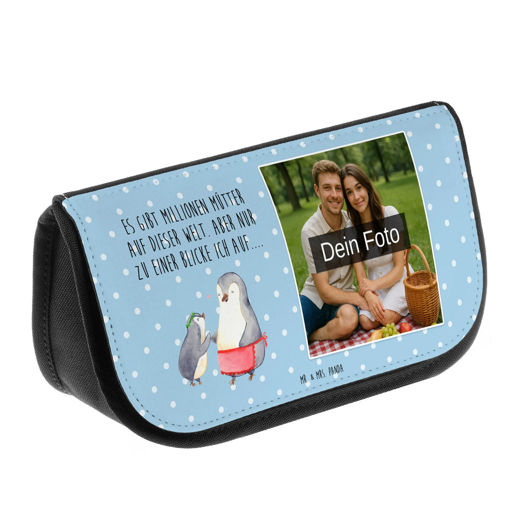 Personalisierte Foto Kosmetiktasche Pinguin mit Kind Schminktasche Für Mädchen Mit Foto, Necessaire Mit Foto, Personalisierte Make-Up Tasche Mit Bild, Beautybag Mit Foto, Kosmetiktasche Aus Leder Mit Bild, Schminkbeutel Für Jungen Mit Bild, Kosmetiktasche Mit Foto, Kosmetiktasche Modern Mit Wunschfoto, Kosmetiktasche Mit Wunschfoto, Schminktäschchen Mit Wunschfoto, Personalisierte Kosmetiktasche Mit Foto, Kulturbeutel Mit Bild, Kosmetiktasche Aus Stoff Mit Foto, Schminktasche Mit Haustierfoto, Schminktasche Mit Foto, Kosmetiktasche Mit Foto Und Namen, Make-Up Tasche Mit Bild, Kosmetiktasche Für Damen Mit Foto, Schminktasche Bunt Mit Bild, Kosmetiktasche Mit Eigenem Bild, Vintage Schminktasche Mit Foto, Schminktasche Geschenk Mit Bild, Reise-Kosmetiktasche Mit Wunschbild, Kosmetiktasche Bedruckt Mit Foto, Kosmetiktasche Mit Foto Und Wunschtext, Schminktasche Mit Urlaubsfoto, Kosmetiktasche Für Herren Mit Wunschfoto, Schminktasche Mit Familienfoto, Schminkbeutel Mit Foto, Kosmetiktasche Selbst Gestalten Mit Foto, Große Schminktasche Mit Foto, Kosmetiktasche Für Kinder Mit Foto, Kleine Kosmetiktasche Mit Foto, Schminktasche Nachhaltig Mit Foto, Familie, Vatertag, Muttertag, Bruder, Schwester, Mama, Papa, Oma, Opa, Mutti, Geschenk, Mami, Mutter, Geburststag