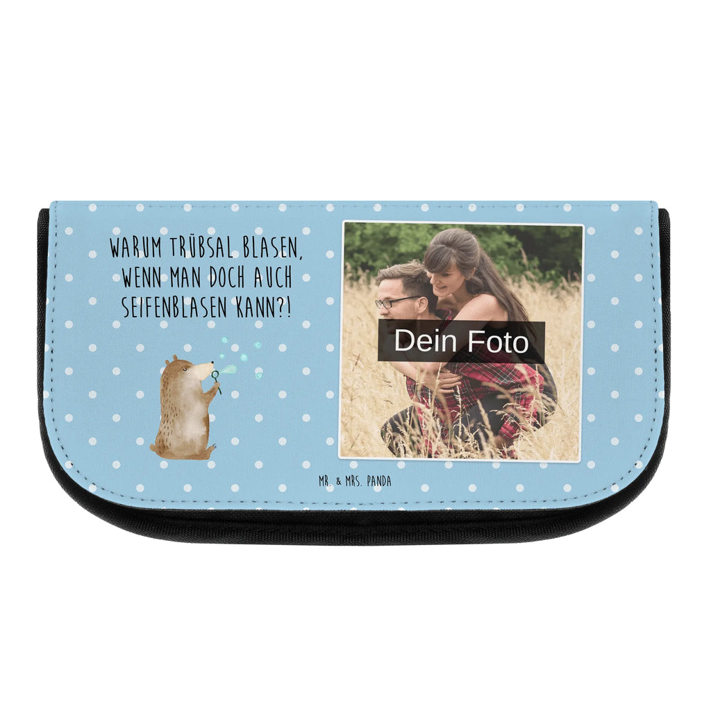 Personalisierte Foto Kosmetiktasche Bär Seifenblasen Kosmetiktasche Bedruckt Mit Foto, Schminktasche Für Mädchen Mit Foto, Große Schminktasche Mit Foto, Kulturbeutel Mit Bild, Kosmetiktasche Modern Mit Wunschfoto, Schminktasche Mit Haustierfoto, Kosmetiktasche Für Damen Mit Foto, Personalisierte Kosmetiktasche Mit Foto, Make-Up Tasche Mit Bild, Kosmetiktasche Mit Foto Und Namen, Schminktasche Nachhaltig Mit Foto, Schminktasche Bunt Mit Bild, Schminktasche Mit Foto, Necessaire Mit Foto, Schminktasche Mit Urlaubsfoto, Kosmetiktasche Mit Wunschfoto, Beautybag Mit Foto, Reise-Kosmetiktasche Mit Wunschbild, Schminktasche Mit Familienfoto, Kosmetiktasche Mit Eigenem Bild, Kleine Kosmetiktasche Mit Foto, Kosmetiktasche Selbst Gestalten Mit Foto, Kosmetiktasche Mit Foto Und Wunschtext, Kosmetiktasche Für Kinder Mit Foto, Schminkbeutel Mit Foto, Kosmetiktasche Für Herren Mit Wunschfoto, Schminktasche Geschenk Mit Bild, Kosmetiktasche Mit Foto, Personalisierte Make-Up Tasche Mit Bild, Kosmetiktasche Aus Leder Mit Bild, Kosmetiktasche Aus Stoff Mit Foto, Schminkbeutel Für Jungen Mit Bild, Vintage Schminktasche Mit Foto, Schminktäschchen Mit Wunschfoto, Bär, Teddy, Teddybär, Seifenblasen Bär Lustig Sein Glücklich Traurig Happy