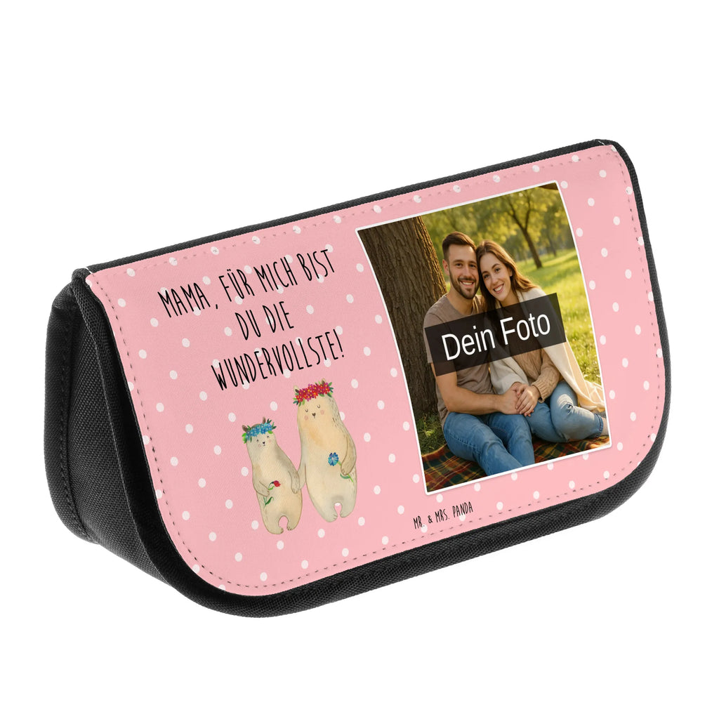 Personalisierte Foto Kosmetiktasche Bären mit Blumenkranz Vintage Schminktasche Mit Foto, Kosmetiktasche Für Herren Mit Wunschfoto, Kosmetiktasche Mit Wunschfoto, Personalisierte Make-Up Tasche Mit Bild, Schminktasche Mit Haustierfoto, Große Schminktasche Mit Foto, Schminkbeutel Für Jungen Mit Bild, Kosmetiktasche Bedruckt Mit Foto, Schminktasche Bunt Mit Bild, Schminkbeutel Mit Foto, Necessaire Mit Foto, Schminktasche Mit Foto, Kosmetiktasche Mit Foto, Personalisierte Kosmetiktasche Mit Foto, Kosmetiktasche Mit Foto Und Namen, Schminktasche Geschenk Mit Bild, Beautybag Mit Foto, Kosmetiktasche Mit Eigenem Bild, Kosmetiktasche Selbst Gestalten Mit Foto, Schminktasche Mit Familienfoto, Kosmetiktasche Für Kinder Mit Foto, Kosmetiktasche Mit Foto Und Wunschtext, Kosmetiktasche Aus Stoff Mit Foto, Kleine Kosmetiktasche Mit Foto, Schminktasche Für Mädchen Mit Foto, Reise-Kosmetiktasche Mit Wunschbild, Kosmetiktasche Für Damen Mit Foto, Make-Up Tasche Mit Bild, Schminktäschchen Mit Wunschfoto, Kosmetiktasche Modern Mit Wunschfoto, Kosmetiktasche Aus Leder Mit Bild, Schminktasche Nachhaltig Mit Foto, Schminktasche Mit Urlaubsfoto, Kulturbeutel Mit Bild, Familie, Vatertag, Muttertag, Bruder, Schwester, Mama, Papa, Oma, Opa, Tochter, Bär, Bären, Lieblingsmensch, Kinder, Mami, beste Mutter, Geschenk Mama. Muttertag, Lieblingsmama, Family, Mutter, Töchter, Kind, Vorbild, weltbeste Mama, Mutti