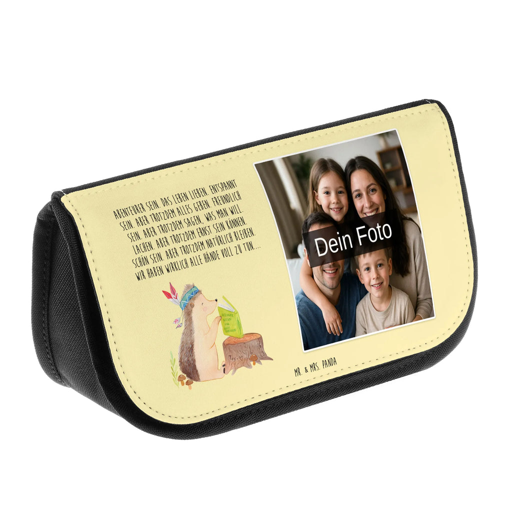 Personalisierte Foto Kosmetiktasche Igel Federschmuck Kosmetiktasche Aus Stoff Mit Foto, Schminktäschchen Mit Wunschfoto, Kosmetiktasche Für Kinder Mit Foto, Schminktasche Geschenk Mit Bild, Kosmetiktasche Für Damen Mit Foto, Schminktasche Für Mädchen Mit Foto, Beautybag Mit Foto, Kosmetiktasche Mit Foto Und Wunschtext, Schminktasche Nachhaltig Mit Foto, Kleine Kosmetiktasche Mit Foto, Personalisierte Make-Up Tasche Mit Bild, Kosmetiktasche Mit Foto, Schminkbeutel Für Jungen Mit Bild, Vintage Schminktasche Mit Foto, Kulturbeutel Mit Bild, Kosmetiktasche Für Herren Mit Wunschfoto, Schminktasche Mit Foto, Kosmetiktasche Modern Mit Wunschfoto, Kosmetiktasche Mit Foto Und Namen, Personalisierte Kosmetiktasche Mit Foto, Kosmetiktasche Bedruckt Mit Foto, Schminktasche Bunt Mit Bild, Schminktasche Mit Familienfoto, Reise-Kosmetiktasche Mit Wunschbild, Make-Up Tasche Mit Bild, Schminkbeutel Mit Foto, Kosmetiktasche Selbst Gestalten Mit Foto, Kosmetiktasche Mit Eigenem Bild, Große Schminktasche Mit Foto, Kosmetiktasche Mit Wunschfoto, Schminktasche Mit Urlaubsfoto, Schminktasche Mit Haustierfoto, Kosmetiktasche Aus Leder Mit Bild, Necessaire Mit Foto, Waldtiere, Tiere, Igel, Abenteuer, Camping, Lagerfeuer, Indianer