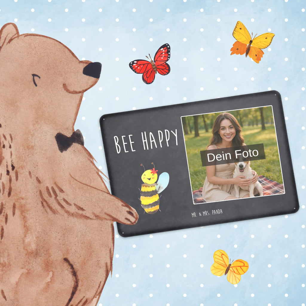 Personalisiertes Foto Blechschild Biene Happy Blechschild Küche Mit Foto, Blechschild Zum Hinstellen Mit Bild, Metallschild Mit Foto, Türschild Mit Bild, Spruchschild Mit Foto, Blechschild Für Männer Mit Foto, Blechschild Für Frauen Mit Bild, Blechschild Mit Eigenem Bild, Retro Blechschild Mit Bild, Blechschild Mit Bild Und Namen, Lustiges Blechschild Mit Foto, Design Blechschild Mit Bild, Vintage Blechschild Mit Wunschfoto, Blechschild Als Geschenk Mit Bild, Foto-Blechschild Für Zuhause, Blechschild Zum Aufhängen Mit Foto, Blechschild Für Garten Mit Foto, Blechschild Handgemacht Mit Foto, Wandschild Mit Foto, Personalisierte Wanddeko Aus Metall Mit Foto, Nostalgieschild Mit Foto, Personalisierbares Blechschild Mit Foto, Dekoschild Metall Mit Foto, Blechschild Mit Wunschfoto, Blechschild Mit Foto, Blechschild Mit Fotodruck, Blechschild Wohnzimmer Mit Bild, Blechschild Für Balkon Mit Wunschbild, Blechschild Für Freunde Mit Wunschfoto, Metallschild Mit Wunschfoto, Biene, Wespe, Hummel