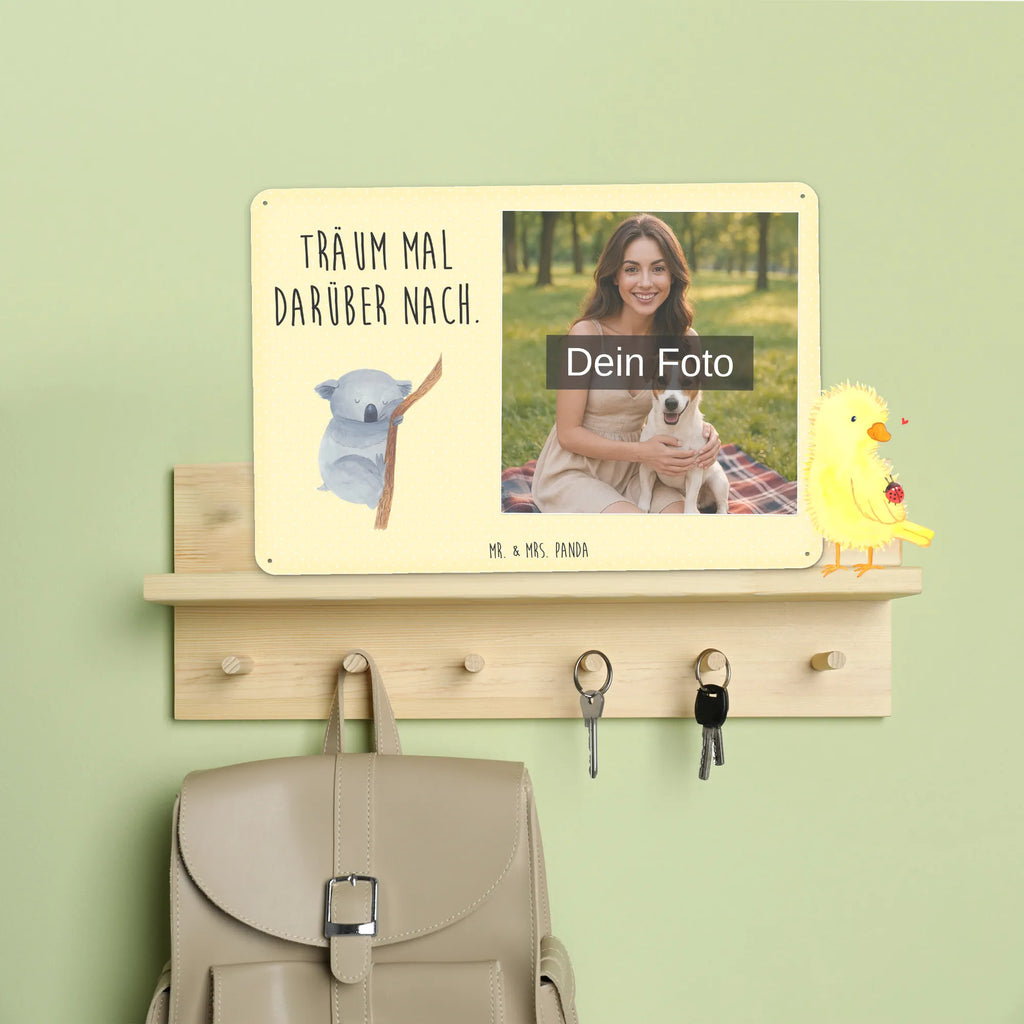 Personalisiertes Foto Blechschild Koalabär Blechschild Mit Eigenem Bild, Blechschild Wohnzimmer Mit Bild, Metallschild Mit Foto, Blechschild Für Männer Mit Foto, Blechschild Mit Foto, Retro Blechschild Mit Bild, Design Blechschild Mit Bild, Vintage Blechschild Mit Wunschfoto, Metallschild Mit Wunschfoto, Spruchschild Mit Foto, Foto-Blechschild Für Zuhause, Personalisierbares Blechschild Mit Foto, Blechschild Küche Mit Foto, Blechschild Mit Bild Und Namen, Blechschild Handgemacht Mit Foto, Blechschild Für Freunde Mit Wunschfoto, Blechschild Mit Fotodruck, Nostalgieschild Mit Foto, Blechschild Zum Hinstellen Mit Bild, Türschild Mit Bild, Blechschild Zum Aufhängen Mit Foto, Blechschild Als Geschenk Mit Bild, Dekoschild Metall Mit Foto, Blechschild Für Frauen Mit Bild, Blechschild Mit Wunschfoto, Lustiges Blechschild Mit Foto, Blechschild Für Garten Mit Foto, Personalisierte Wanddeko Aus Metall Mit Foto, Wandschild Mit Foto, Blechschild Für Balkon Mit Wunschbild, Tiermotive, Gute Laune, lustige Sprüche, Tiere, Traum, Bär, Koala, Koalabär, schlafen, Schlafzimmer, träumen, Traumland
