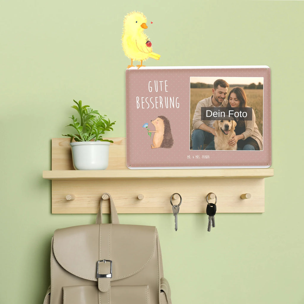 Personalisiertes Foto Blechschild Igel Blumen Blechschild Mit Bild Und Namen, Personalisierte Wanddeko Aus Metall Mit Foto, Dekoschild Metall Mit Foto, Personalisierbares Blechschild Mit Foto, Blechschild Für Freunde Mit Wunschfoto, Design Blechschild Mit Bild, Blechschild Für Frauen Mit Bild, Blechschild Für Balkon Mit Wunschbild, Foto-Blechschild Für Zuhause, Blechschild Wohnzimmer Mit Bild, Lustiges Blechschild Mit Foto, Vintage Blechschild Mit Wunschfoto, Blechschild Handgemacht Mit Foto, Türschild Mit Bild, Blechschild Mit Foto, Retro Blechschild Mit Bild, Nostalgieschild Mit Foto, Blechschild Zum Hinstellen Mit Bild, Blechschild Mit Wunschfoto, Blechschild Zum Aufhängen Mit Foto, Blechschild Küche Mit Foto, Metallschild Mit Wunschfoto, Blechschild Als Geschenk Mit Bild, Blechschild Für Männer Mit Foto, Blechschild Für Garten Mit Foto, Blechschild Mit Eigenem Bild, Wandschild Mit Foto, Spruchschild Mit Foto, Blechschild Mit Fotodruck, Metallschild Mit Foto, Tiermotive, Gute Laune, lustige Sprüche, Tiere, Genesungswünsche, Krankheit, krank, Besuch, Krankenhaus, Igel, Gute Besserung