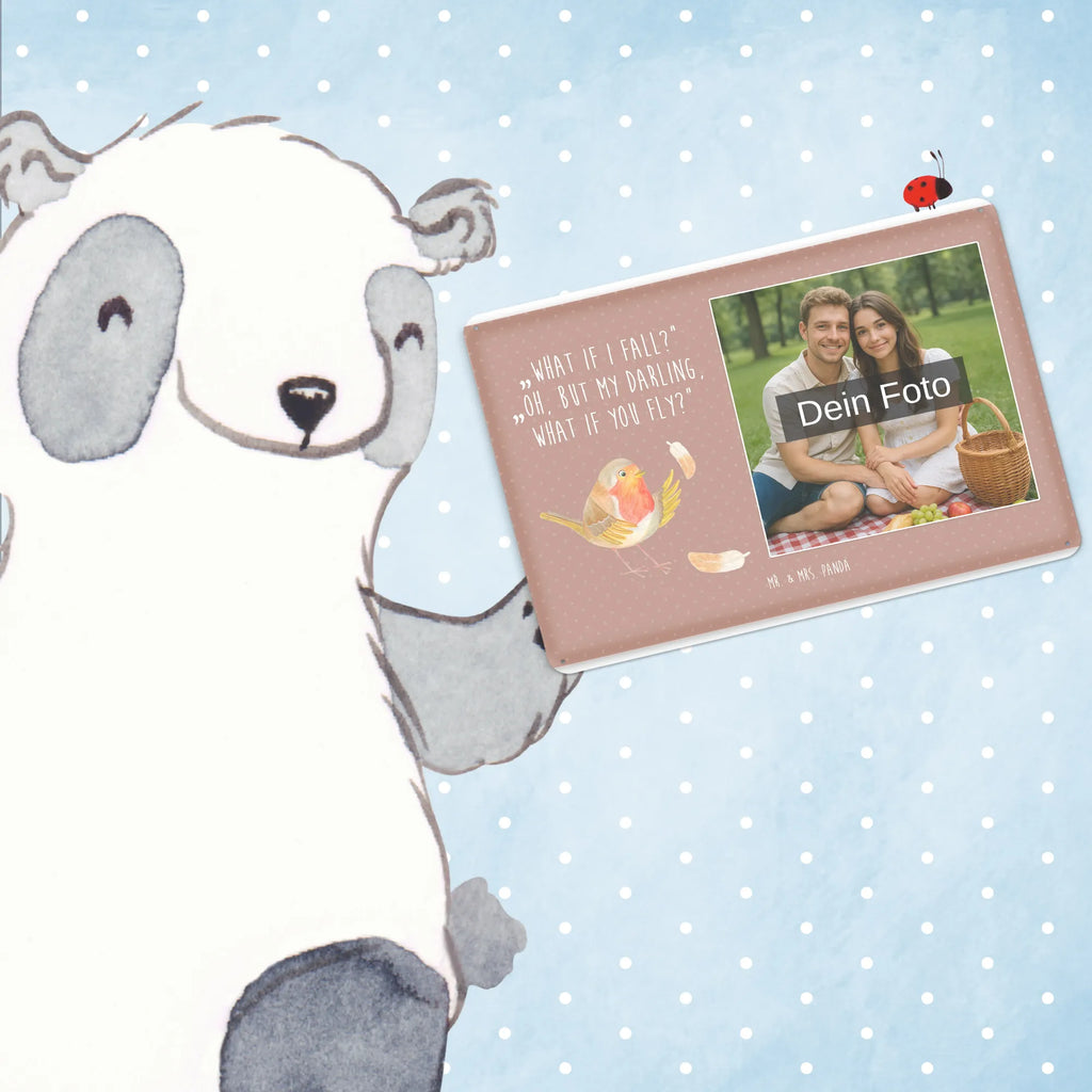 Personalisiertes Foto Blechschild Rotkehlchen Federn Metallschild Mit Wunschfoto, Blechschild Für Garten Mit Foto, Blechschild Wohnzimmer Mit Bild, Blechschild Küche Mit Foto, Wandschild Mit Foto, Blechschild Mit Fotodruck, Dekoschild Metall Mit Foto, Blechschild Mit Wunschfoto, Personalisierte Wanddeko Aus Metall Mit Foto, Blechschild Handgemacht Mit Foto, Blechschild Zum Aufhängen Mit Foto, Blechschild Mit Eigenem Bild, Retro Blechschild Mit Bild, Blechschild Zum Hinstellen Mit Bild, Design Blechschild Mit Bild, Personalisierbares Blechschild Mit Foto, Blechschild Als Geschenk Mit Bild, Vintage Blechschild Mit Wunschfoto, Nostalgieschild Mit Foto, Blechschild Mit Bild Und Namen, Metallschild Mit Foto, Blechschild Für Männer Mit Foto, Blechschild Für Frauen Mit Bild, Blechschild Mit Foto, Spruchschild Mit Foto, Lustiges Blechschild Mit Foto, Blechschild Für Freunde Mit Wunschfoto, Blechschild Für Balkon Mit Wunschbild, Türschild Mit Bild, Foto-Blechschild Für Zuhause, Tiermotive, Gute Laune, lustige Sprüche, Tiere, Rotkehlchen, What if i fall, Motivationsbilder, Motivation Sprüche, Spruch Mut, Vogel, Spruch Motivation, fliegen