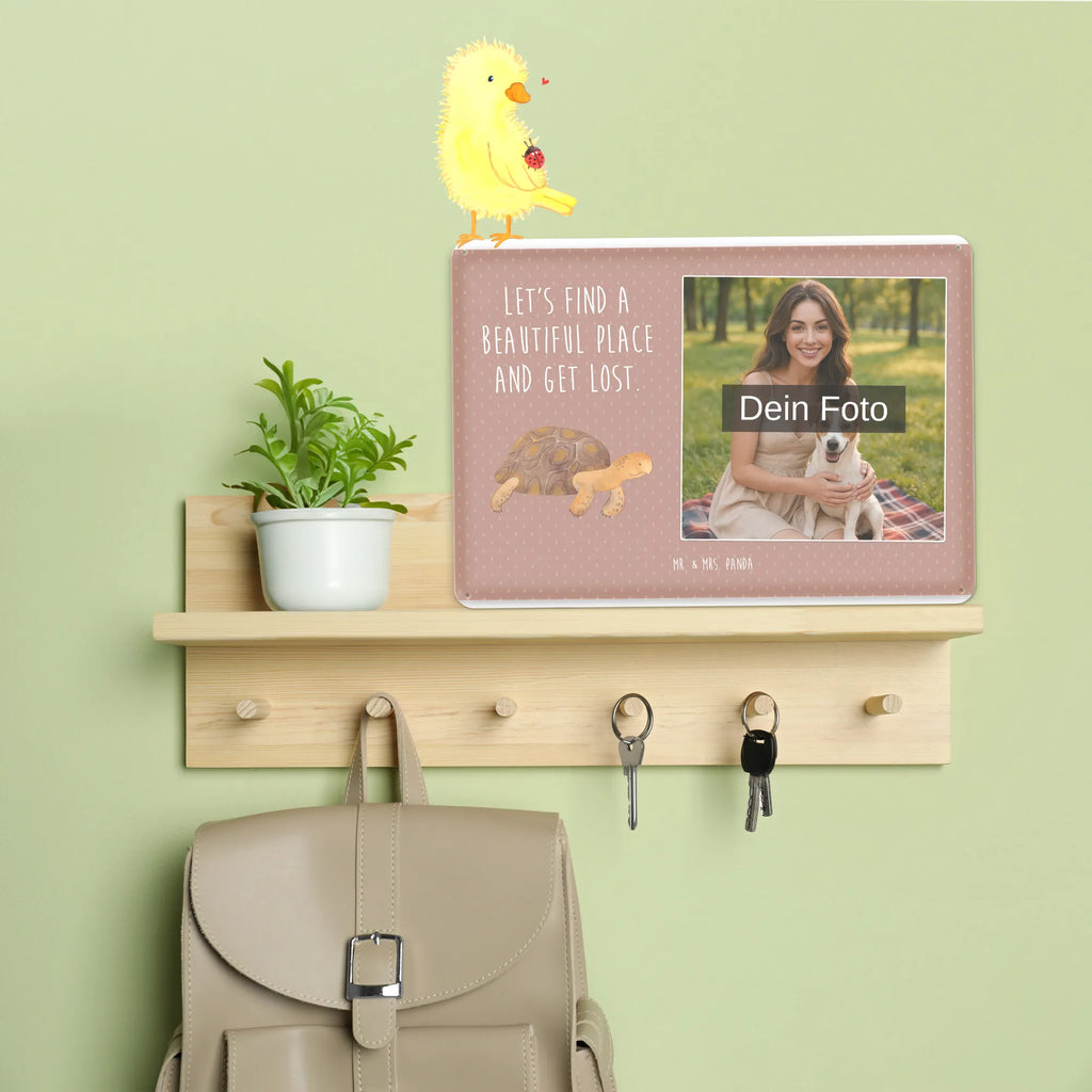 Personalisiertes Foto Blechschild Schildkröte Marschieren Blechschild Wohnzimmer Mit Bild, Blechschild Zum Hinstellen Mit Bild, Personalisierbares Blechschild Mit Foto, Blechschild Für Balkon Mit Wunschbild, Blechschild Mit Wunschfoto, Design Blechschild Mit Bild, Blechschild Handgemacht Mit Foto, Blechschild Mit Fotodruck, Blechschild Als Geschenk Mit Bild, Foto-Blechschild Für Zuhause, Metallschild Mit Foto, Nostalgieschild Mit Foto, Retro Blechschild Mit Bild, Blechschild Für Frauen Mit Bild, Vintage Blechschild Mit Wunschfoto, Lustiges Blechschild Mit Foto, Blechschild Für Freunde Mit Wunschfoto, Blechschild Zum Aufhängen Mit Foto, Metallschild Mit Wunschfoto, Dekoschild Metall Mit Foto, Personalisierte Wanddeko Aus Metall Mit Foto, Spruchschild Mit Foto, Blechschild Für Männer Mit Foto, Blechschild Mit Foto, Blechschild Mit Bild Und Namen, Blechschild Küche Mit Foto, Türschild Mit Bild, Blechschild Mit Eigenem Bild, Wandschild Mit Foto, Blechschild Für Garten Mit Foto, Meerestiere, Meer, Urlaub, Lieblingsmensch, Schildkröten, Reiselust, Neustart, Abenteuer, Motivation, Schildkröte, get lost, Inspiration