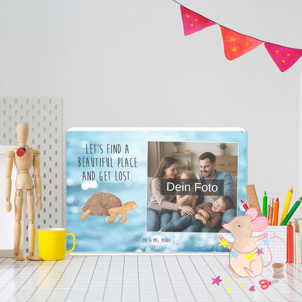 Personalisiertes Foto Blechschild Schildkröte Marschieren Blechschild Wohnzimmer Mit Bild, Blechschild Zum Hinstellen Mit Bild, Personalisierbares Blechschild Mit Foto, Blechschild Für Balkon Mit Wunschbild, Blechschild Mit Wunschfoto, Design Blechschild Mit Bild, Blechschild Handgemacht Mit Foto, Blechschild Mit Fotodruck, Blechschild Als Geschenk Mit Bild, Foto-Blechschild Für Zuhause, Metallschild Mit Foto, Nostalgieschild Mit Foto, Retro Blechschild Mit Bild, Blechschild Für Frauen Mit Bild, Vintage Blechschild Mit Wunschfoto, Lustiges Blechschild Mit Foto, Blechschild Für Freunde Mit Wunschfoto, Blechschild Zum Aufhängen Mit Foto, Metallschild Mit Wunschfoto, Dekoschild Metall Mit Foto, Personalisierte Wanddeko Aus Metall Mit Foto, Spruchschild Mit Foto, Blechschild Für Männer Mit Foto, Blechschild Mit Foto, Blechschild Mit Bild Und Namen, Blechschild Küche Mit Foto, Türschild Mit Bild, Blechschild Mit Eigenem Bild, Wandschild Mit Foto, Blechschild Für Garten Mit Foto, Meerestiere, Meer, Urlaub, Lieblingsmensch, Schildkröten, Reiselust, Neustart, Abenteuer, Motivation, Schildkröte, get lost, Inspiration