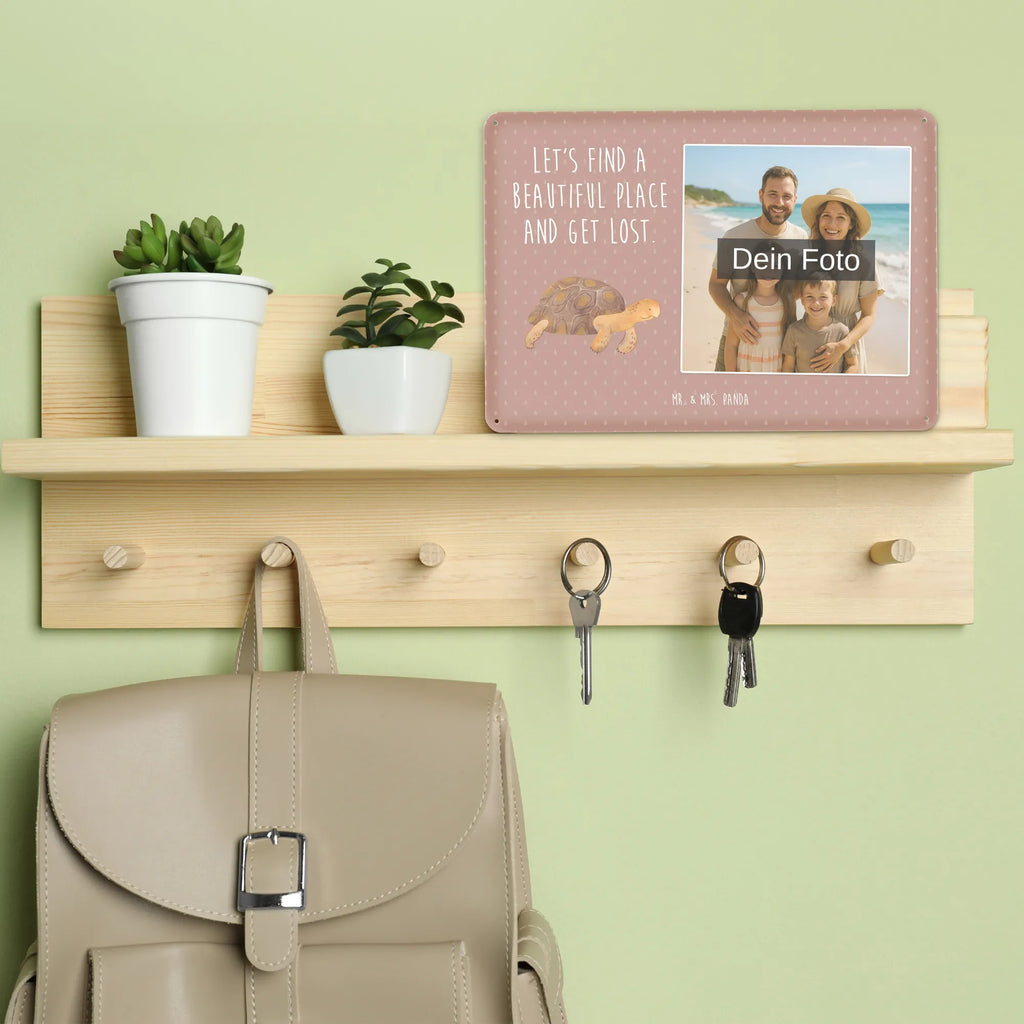 Personalisiertes Foto Blechschild Schildkröte Marschieren Blechschild Wohnzimmer Mit Bild, Blechschild Zum Hinstellen Mit Bild, Personalisierbares Blechschild Mit Foto, Blechschild Für Balkon Mit Wunschbild, Blechschild Mit Wunschfoto, Design Blechschild Mit Bild, Blechschild Handgemacht Mit Foto, Blechschild Mit Fotodruck, Blechschild Als Geschenk Mit Bild, Foto-Blechschild Für Zuhause, Metallschild Mit Foto, Nostalgieschild Mit Foto, Retro Blechschild Mit Bild, Blechschild Für Frauen Mit Bild, Vintage Blechschild Mit Wunschfoto, Lustiges Blechschild Mit Foto, Blechschild Für Freunde Mit Wunschfoto, Blechschild Zum Aufhängen Mit Foto, Metallschild Mit Wunschfoto, Dekoschild Metall Mit Foto, Personalisierte Wanddeko Aus Metall Mit Foto, Spruchschild Mit Foto, Blechschild Für Männer Mit Foto, Blechschild Mit Foto, Blechschild Mit Bild Und Namen, Blechschild Küche Mit Foto, Türschild Mit Bild, Blechschild Mit Eigenem Bild, Wandschild Mit Foto, Blechschild Für Garten Mit Foto, Meerestiere, Meer, Urlaub, Lieblingsmensch, Schildkröten, Reiselust, Neustart, Abenteuer, Motivation, Schildkröte, get lost, Inspiration
