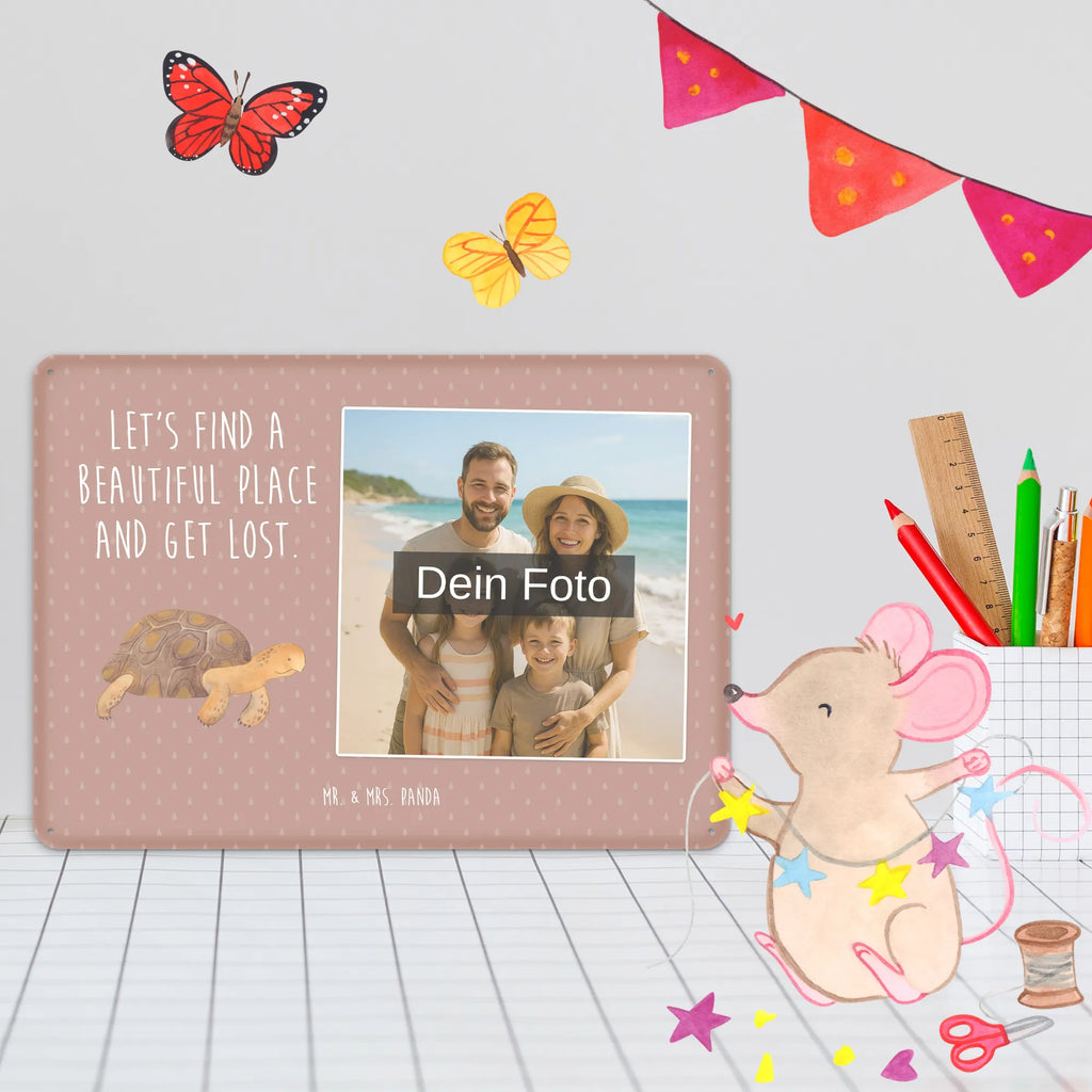 Personalisiertes Foto Blechschild Schildkröte Marschieren Blechschild Wohnzimmer Mit Bild, Blechschild Zum Hinstellen Mit Bild, Personalisierbares Blechschild Mit Foto, Blechschild Für Balkon Mit Wunschbild, Blechschild Mit Wunschfoto, Design Blechschild Mit Bild, Blechschild Handgemacht Mit Foto, Blechschild Mit Fotodruck, Blechschild Als Geschenk Mit Bild, Foto-Blechschild Für Zuhause, Metallschild Mit Foto, Nostalgieschild Mit Foto, Retro Blechschild Mit Bild, Blechschild Für Frauen Mit Bild, Vintage Blechschild Mit Wunschfoto, Lustiges Blechschild Mit Foto, Blechschild Für Freunde Mit Wunschfoto, Blechschild Zum Aufhängen Mit Foto, Metallschild Mit Wunschfoto, Dekoschild Metall Mit Foto, Personalisierte Wanddeko Aus Metall Mit Foto, Spruchschild Mit Foto, Blechschild Für Männer Mit Foto, Blechschild Mit Foto, Blechschild Mit Bild Und Namen, Blechschild Küche Mit Foto, Türschild Mit Bild, Blechschild Mit Eigenem Bild, Wandschild Mit Foto, Blechschild Für Garten Mit Foto, Meerestiere, Meer, Urlaub, Lieblingsmensch, Schildkröten, Reiselust, Neustart, Abenteuer, Motivation, Schildkröte, get lost, Inspiration