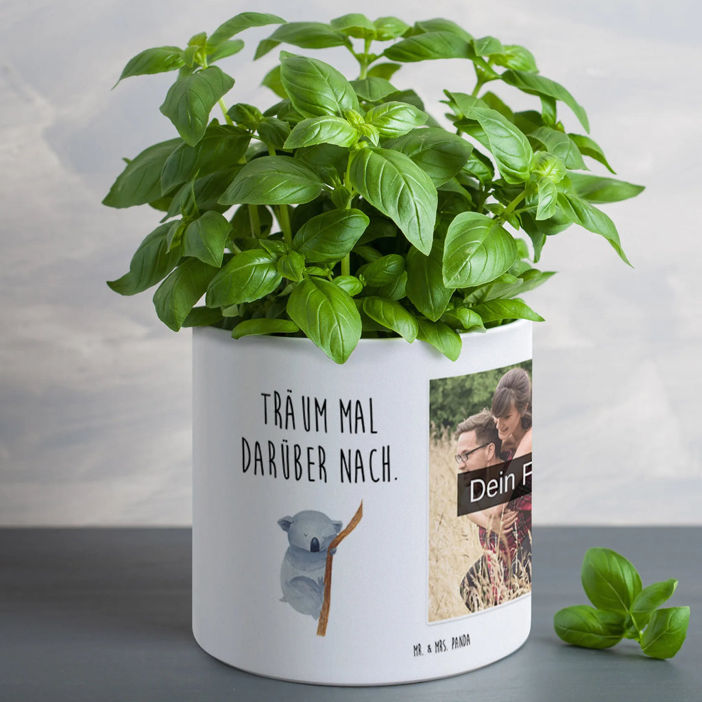 Personalisierter Foto XL Blumentopf Koalabär Kunststoffblumentopf Groß Mit Wunschfoto, XL Blumentopf Für Wohnzimmer Mit Foto, Dekotopf Groß Mit Wunschbild, Großer Blumentopf Mit Lieblingsfoto, XL Übertopf Für Balkon Mit Wunschbild, Fotogeschenk XL Blumentopf, Pflanztopf Groß Mit Bild, Pflanzkübel Groß Mit Eigenem Foto, Beton Pflanzgefäß XL Mit Fotodruck, Personalisierter XL Blumentopf Mit Foto, Blumentopf Groß Mit Familienfoto, Blumentopf Aus Keramik XL Mit Foto, Pflanzgefäß XL Mit Foto Und Namen, XL Pflanztopf Für Mama Mit Foto, Blumentopf Terrasse Groß Mit Foto, Blumentopf Groß Mit Haustierfoto, Großer Blumentopf Mit Bild Und Wunschtext, Blumentopf Für Garten Mit Bild, Personalisierter Pflanzkübel Groß Mit Bild, Blumentopf Extra Groß Mit Fotodruck, XL Blumentopf Mit Kinderfoto, Geschenk Blumentopf Groß Mit Foto, Blumentopf Groß Selbst Gestalten Mit Foto, Großer Blumentopf Mit Wunschfoto, XL Blumentopf Mit Foto, XL Blumentopf Für Hochzeit Mit Bild, Übertopf XL Mit Wunschfoto, Tiermotive, Gute Laune, lustige Sprüche, Tiere, Schlafzimmer, schlafen, Traum, Koalabär, Traumland, Koala, Bär, träumen