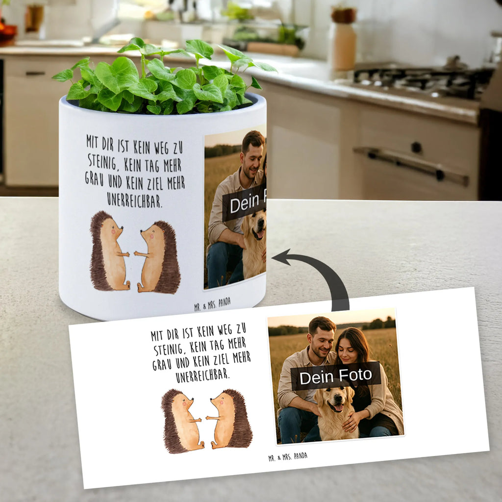 Personalisierter Foto XL Blumentopf Igel Liebe Blumentopf Groß Mit Haustierfoto, Fotogeschenk XL Blumentopf, XL Blumentopf Für Wohnzimmer Mit Foto, Pflanzkübel Groß Mit Eigenem Foto, Blumentopf Groß Mit Familienfoto, Blumentopf Groß Selbst Gestalten Mit Foto, XL Pflanztopf Für Mama Mit Foto, Beton Pflanzgefäß XL Mit Fotodruck, XL Blumentopf Mit Foto, Großer Blumentopf Mit Wunschfoto, XL Blumentopf Mit Kinderfoto, Pflanzgefäß XL Mit Foto Und Namen, Blumentopf Aus Keramik XL Mit Foto, Personalisierter XL Blumentopf Mit Foto, Übertopf XL Mit Wunschfoto, Blumentopf Terrasse Groß Mit Foto, XL Übertopf Für Balkon Mit Wunschbild, Großer Blumentopf Mit Lieblingsfoto, Personalisierter Pflanzkübel Groß Mit Bild, Großer Blumentopf Mit Bild Und Wunschtext, Pflanztopf Groß Mit Bild, XL Blumentopf Für Hochzeit Mit Bild, Kunststoffblumentopf Groß Mit Wunschfoto, Geschenk Blumentopf Groß Mit Foto, Blumentopf Für Garten Mit Bild, Blumentopf Extra Groß Mit Fotodruck, Dekotopf Groß Mit Wunschbild, Liebe, Partner, Freund, Freundin, Ehemann, Ehefrau, Heiraten, Verlobung, Heiratsantrag, Liebesgeschenk, Jahrestag, Hocheitstag, Igel, Hochzeit, Hochzeitstag, Verlobt, Verliebt, Liebesbeweis, Geschenk, Verheiratet