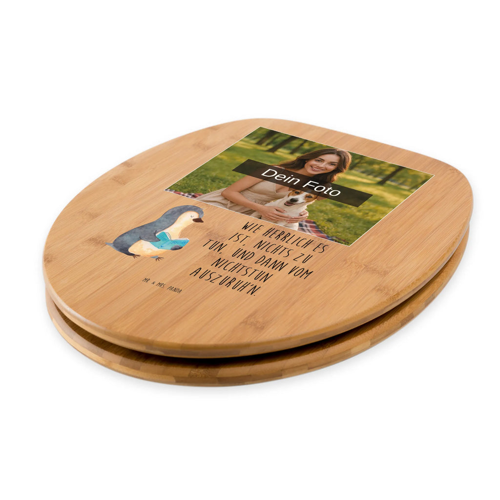 Personalisierter Foto WC Sitz Motiv Pinguin Buch Personalisierter WC-Sitz, Personalisierter Toilettendeckel mit Foto, Personalisierter Klodeckel, Personalisierte Klobrille, WC Sitz mit Namen, Toilettendeckel mit Namen, Pinguin, Pinguine, Buch, Urlaub, Bücherwurm, Freizeit, Nichtstun, Lesen, Faulenzen, Ferien
