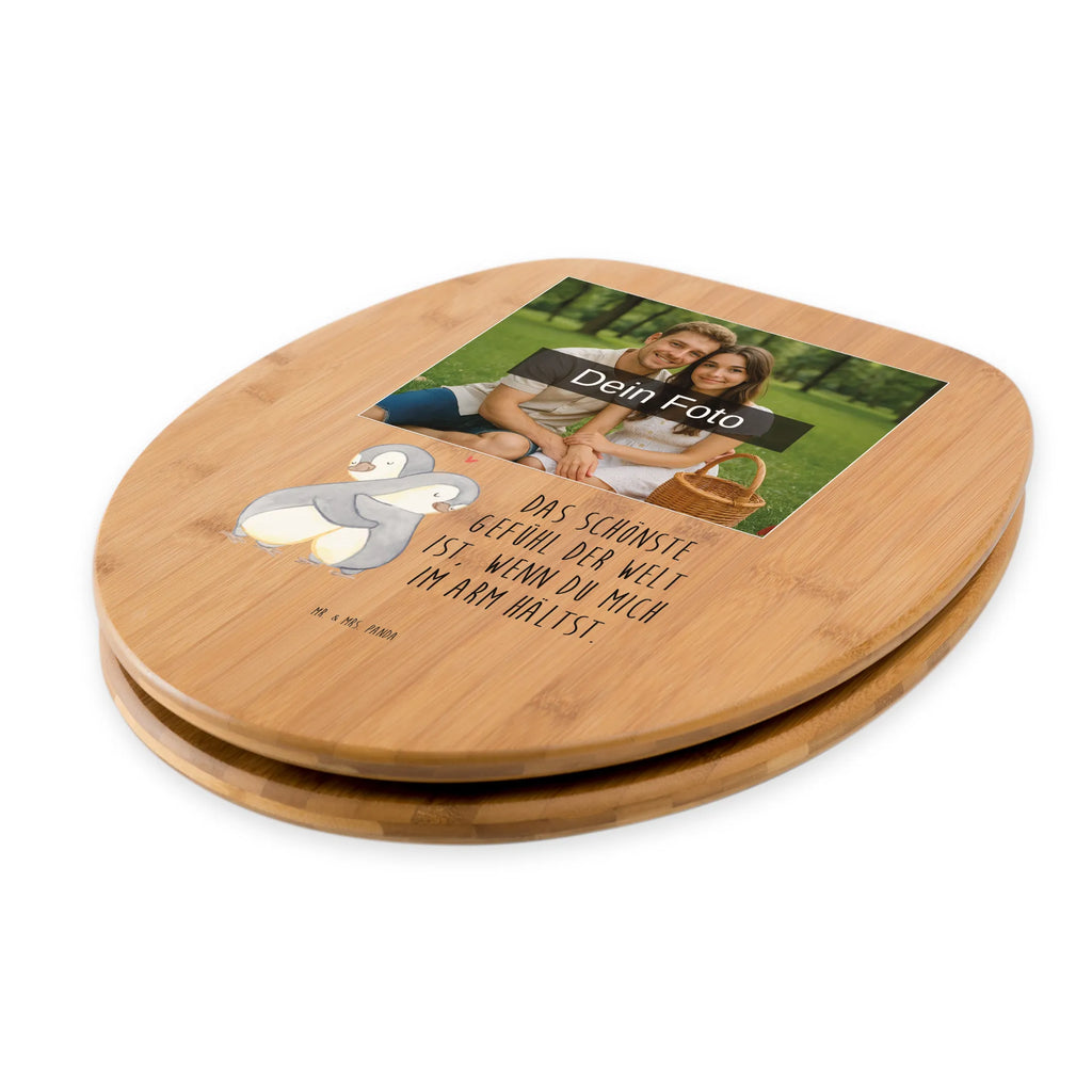 Personalisierter Foto WC Sitz Motiv Pinguine Kuscheln Toilettendeckel mit Namen, Personalisierter Toilettendeckel mit Foto, WC Sitz mit Namen, Personalisierter Klodeckel, Personalisierte Klobrille, Personalisierter WC-Sitz, Liebe, Partner, Freund, Freundin, Ehemann, Ehefrau, Heiraten, Verlobung, Heiratsantrag, Liebesgeschenk, Jahrestag, Hocheitstag, Geschenk für Frauen, Liebesbeweis, für Männer, Hochzeitstag, für Ehemann, Geschenk für Freundin, Geschenk für Partner, Valentinstag, Mitbringsel