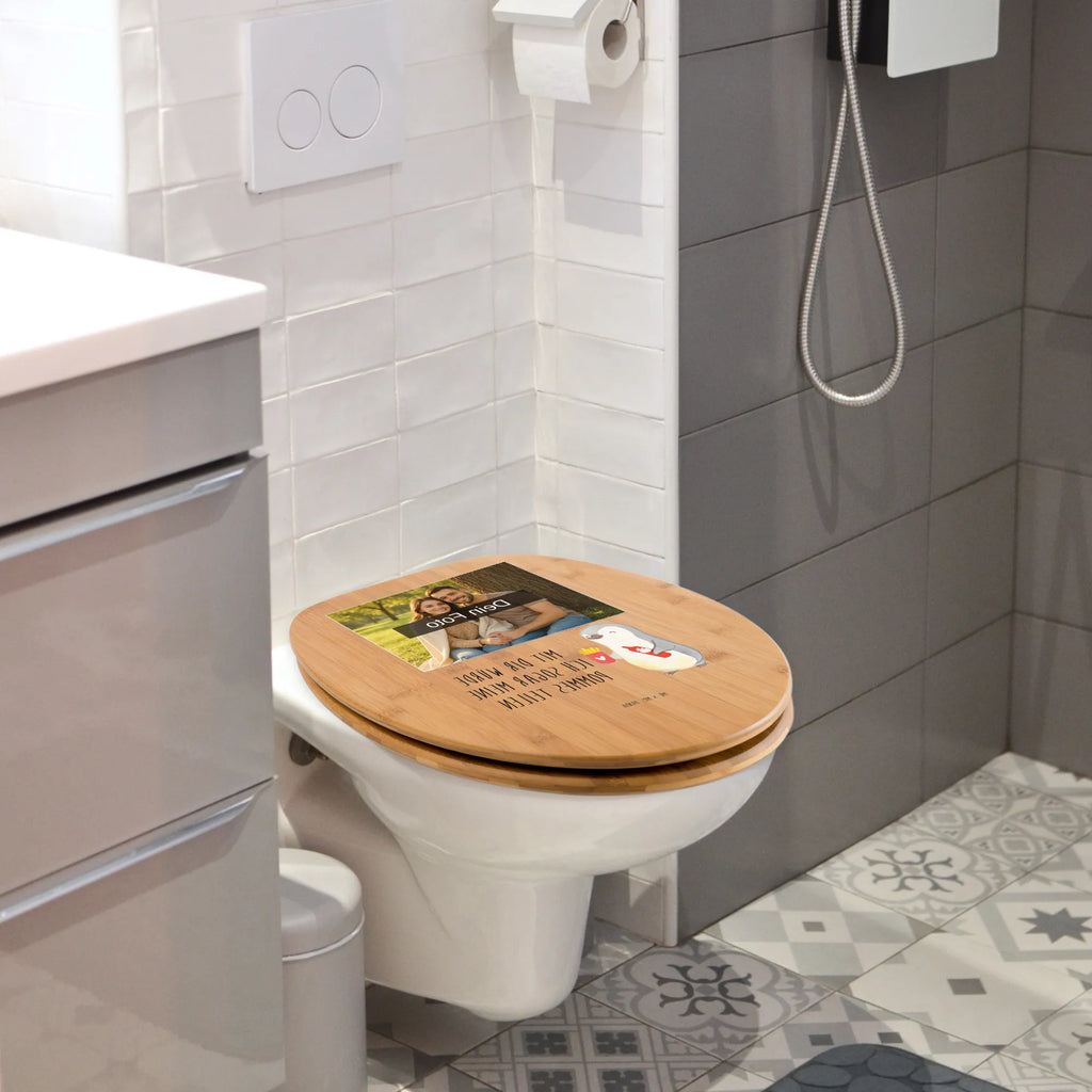 Personalisierter Foto WC Sitz Motiv Pinguin Pommes WC Sitz mit Namen, Personalisierter WC-Sitz, Personalisierter Klodeckel, Personalisierter Toilettendeckel mit Foto, Toilettendeckel mit Namen, Personalisierte Klobrille, Liebe, Partner, Freund, Freundin, Ehemann, Ehefrau, Heiraten, Verlobung, Heiratsantrag, Liebesgeschenk, Jahrestag, Hocheitstag, für Männer, Hochzeitstag, für Ehemann, Mitbringsel, Valentinstag, Geschenk für Partner, Geschenk für Freundin, Liebesbeweis, Geschenk für Frauen