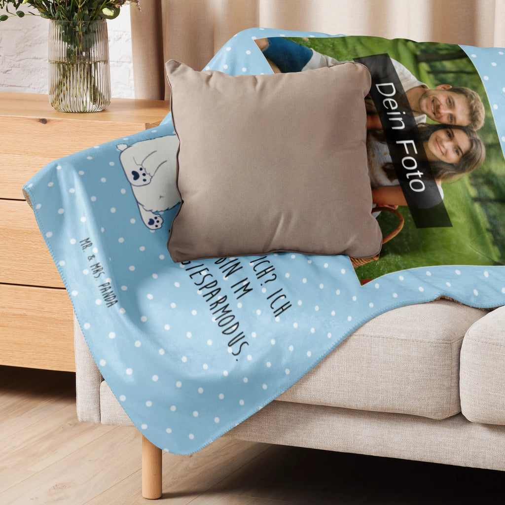 Sherpa Foto Kuscheldecke Eisbär Faul Foto Kuscheldecke, Bär, Teddy, Teddybär, Relaxen, Büro, Faul, Eisbär, Arbeitsplatz, Homeoffice, Arbeit, Bürojob, Nordpol, Entspannen