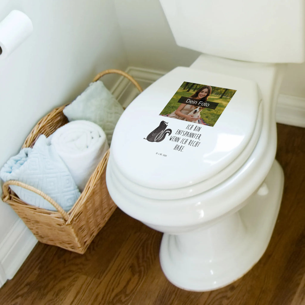Personalisierter Foto WC Sitz Motiv Stinktier Sitzen Personalisierter WC-Sitz, WC Sitz mit Namen, Personalisierter Klodeckel, Personalisierter Toilettendeckel mit Foto, Personalisierte Klobrille, Toilettendeckel mit Namen, Stinktier, Skunk, Stinker, Wildtier, Spruch, Recht, Raubtier, Stinki, Besserwisser, Büro