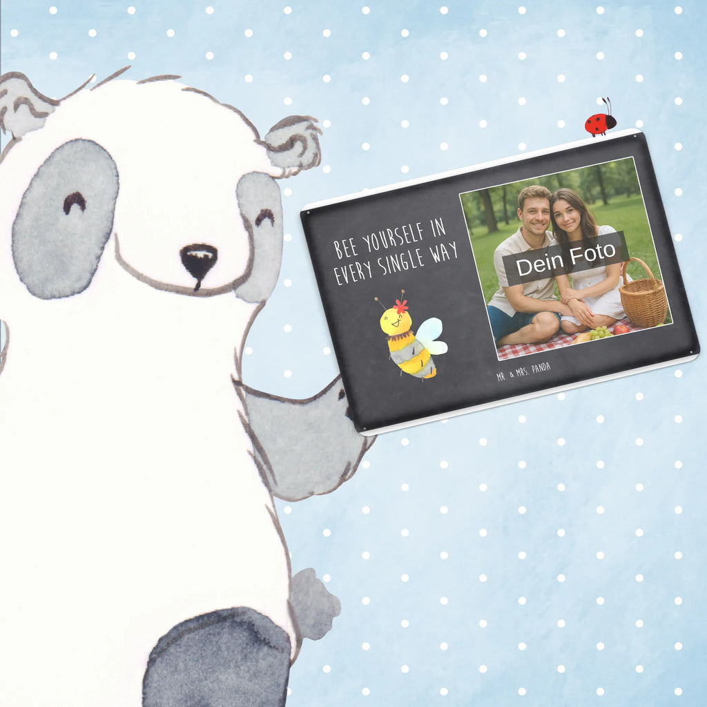 Personalisiertes Foto Blechschild Biene Blume Blechschild Mit Fotodruck, Lustiges Blechschild Mit Foto, Blechschild Handgemacht Mit Foto, Design Blechschild Mit Bild, Blechschild Wohnzimmer Mit Bild, Spruchschild Mit Foto, Blechschild Mit Eigenem Bild, Wandschild Mit Foto, Blechschild Als Geschenk Mit Bild, Nostalgieschild Mit Foto, Foto-Blechschild Für Zuhause, Blechschild Küche Mit Foto, Blechschild Für Balkon Mit Wunschbild, Blechschild Für Frauen Mit Bild, Personalisierbares Blechschild Mit Foto, Blechschild Für Freunde Mit Wunschfoto, Blechschild Zum Hinstellen Mit Bild, Retro Blechschild Mit Bild, Dekoschild Metall Mit Foto, Blechschild Für Garten Mit Foto, Metallschild Mit Foto, Blechschild Mit Foto, Metallschild Mit Wunschfoto, Blechschild Mit Wunschfoto, Blechschild Zum Aufhängen Mit Foto, Blechschild Für Männer Mit Foto, Vintage Blechschild Mit Wunschfoto, Blechschild Mit Bild Und Namen, Personalisierte Wanddeko Aus Metall Mit Foto, Türschild Mit Bild, Biene, Wespe, Hummel