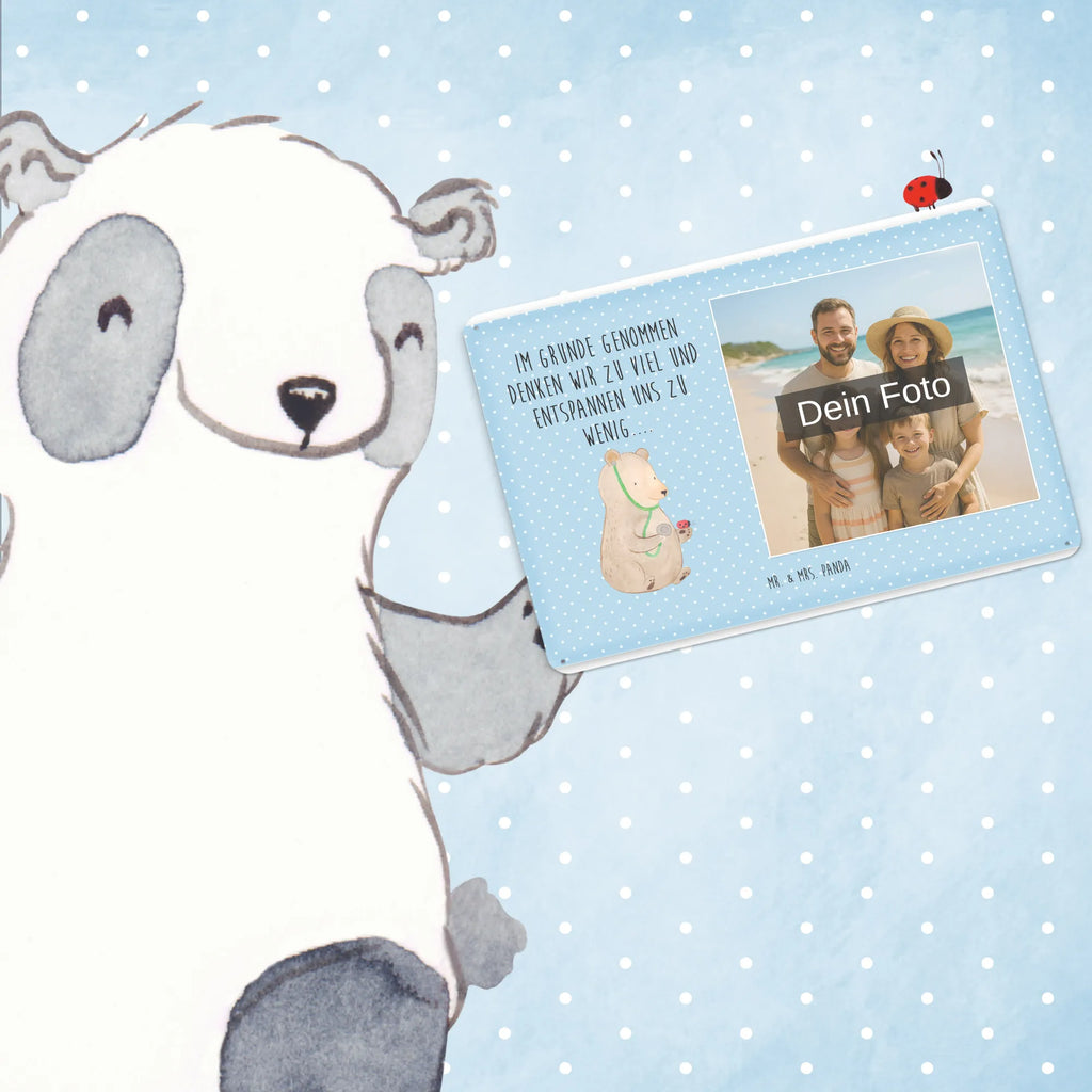 Personalisiertes Foto Blechschild Bär Arzt Blechschild Für Frauen Mit Bild, Nostalgieschild Mit Foto, Blechschild Mit Fotodruck, Blechschild Zum Aufhängen Mit Foto, Blechschild Als Geschenk Mit Bild, Design Blechschild Mit Bild, Blechschild Für Balkon Mit Wunschbild, Blechschild Wohnzimmer Mit Bild, Blechschild Mit Foto, Blechschild Küche Mit Foto, Dekoschild Metall Mit Foto, Türschild Mit Bild, Blechschild Für Garten Mit Foto, Blechschild Mit Bild Und Namen, Wandschild Mit Foto, Personalisierte Wanddeko Aus Metall Mit Foto, Blechschild Mit Wunschfoto, Spruchschild Mit Foto, Vintage Blechschild Mit Wunschfoto, Metallschild Mit Foto, Blechschild Mit Eigenem Bild, Blechschild Zum Hinstellen Mit Bild, Blechschild Für Freunde Mit Wunschfoto, Metallschild Mit Wunschfoto, Foto-Blechschild Für Zuhause, Retro Blechschild Mit Bild, Personalisierbares Blechschild Mit Foto, Blechschild Für Männer Mit Foto, Lustiges Blechschild Mit Foto, Blechschild Handgemacht Mit Foto, Bär, Teddy, Teddybär, Doktor, Ärztin, Arzt, Professorin, Professor, Doktorin