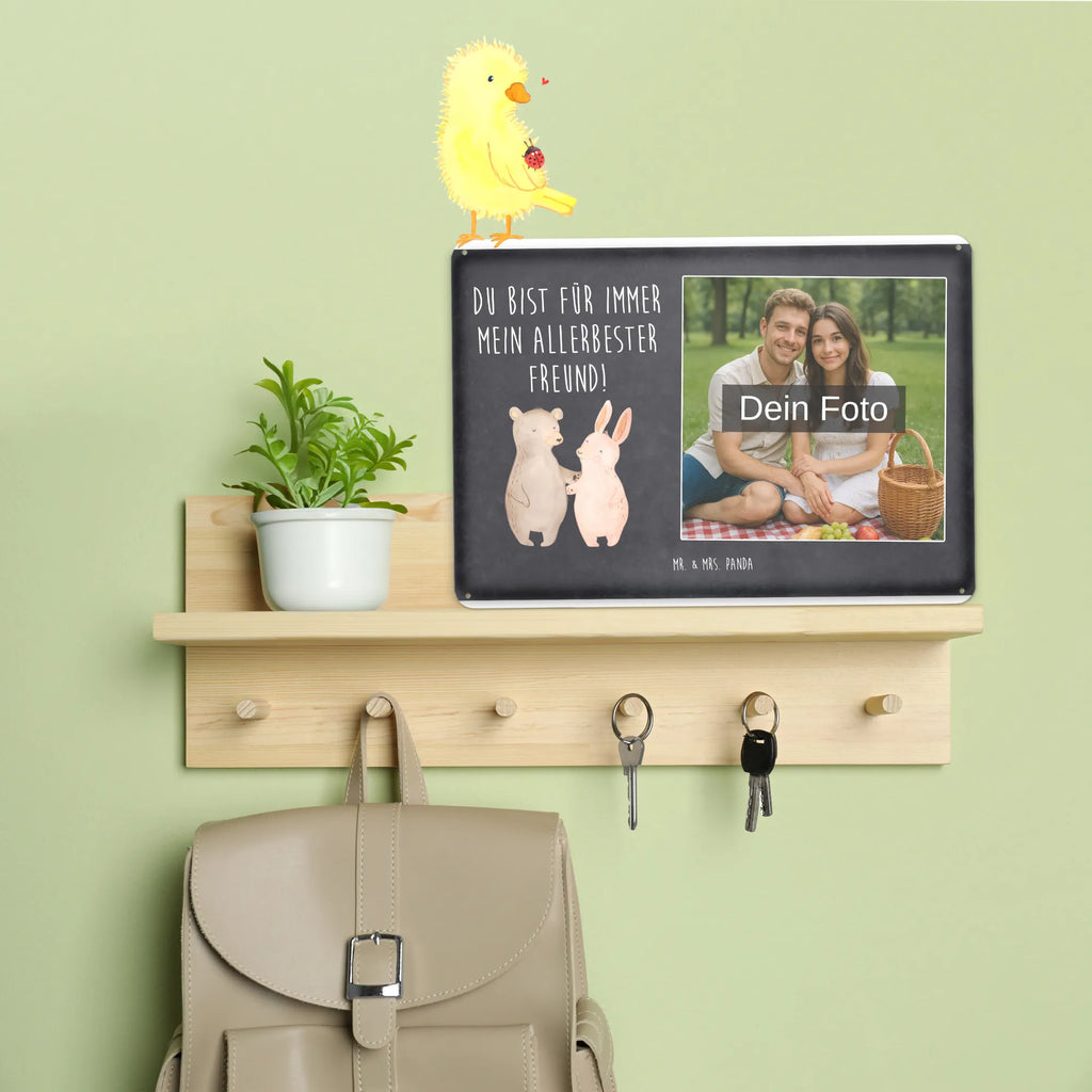 Personalisiertes Foto Blechschild Bär und Hase Umarmen Retro Blechschild Mit Bild, Metallschild Mit Foto, Blechschild Wohnzimmer Mit Bild, Personalisierte Wanddeko Aus Metall Mit Foto, Foto-Blechschild Für Zuhause, Nostalgieschild Mit Foto, Personalisierbares Blechschild Mit Foto, Blechschild Mit Wunschfoto, Blechschild Mit Bild Und Namen, Blechschild Zum Hinstellen Mit Bild, Blechschild Für Garten Mit Foto, Türschild Mit Bild, Design Blechschild Mit Bild, Blechschild Für Freunde Mit Wunschfoto, Blechschild Küche Mit Foto, Wandschild Mit Foto, Blechschild Mit Eigenem Bild, Blechschild Zum Aufhängen Mit Foto, Blechschild Mit Fotodruck, Lustiges Blechschild Mit Foto, Blechschild Mit Foto, Spruchschild Mit Foto, Blechschild Für Frauen Mit Bild, Vintage Blechschild Mit Wunschfoto, Blechschild Für Balkon Mit Wunschbild, Dekoschild Metall Mit Foto, Blechschild Handgemacht Mit Foto, Metallschild Mit Wunschfoto, Blechschild Für Männer Mit Foto, Blechschild Als Geschenk Mit Bild, Liebe, Partner, Freund, Freundin, Ehemann, Ehefrau, Heiraten, Verlobung, Heiratsantrag, Liebesgeschenk, Jahrestag, Hocheitstag, Bär, Freunde, Hase, bester Freund, best friends, Bärchen