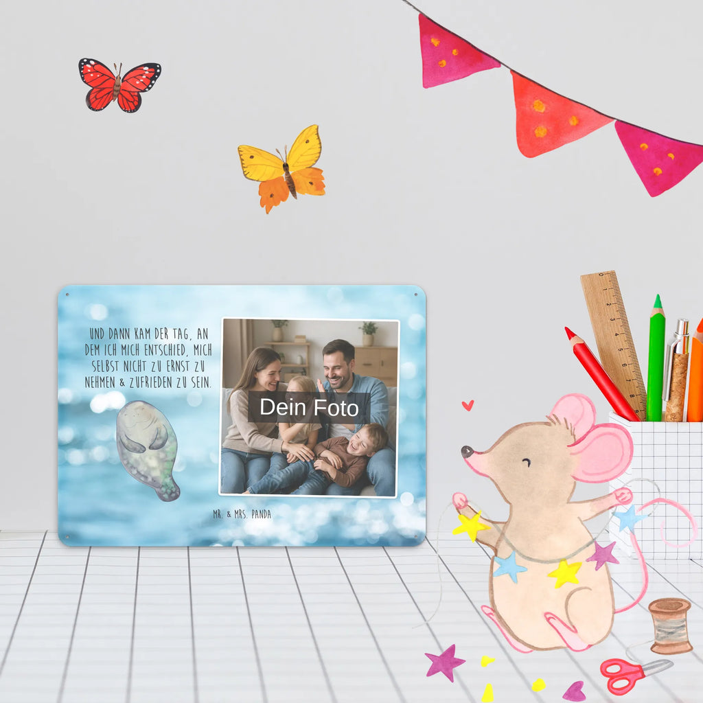 Personalisiertes Foto Blechschild Seekuh Happy Personalisierbares Blechschild Mit Foto, Metallschild Mit Wunschfoto, Metallschild Mit Foto, Wandschild Mit Foto, Vintage Blechschild Mit Wunschfoto, Personalisierte Wanddeko Aus Metall Mit Foto, Blechschild Zum Hinstellen Mit Bild, Blechschild Mit Fotodruck, Retro Blechschild Mit Bild, Blechschild Als Geschenk Mit Bild, Blechschild Mit Foto, Blechschild Zum Aufhängen Mit Foto, Design Blechschild Mit Bild, Blechschild Für Freunde Mit Wunschfoto, Blechschild Mit Bild Und Namen, Blechschild Mit Eigenem Bild, Blechschild Für Garten Mit Foto, Nostalgieschild Mit Foto, Blechschild Küche Mit Foto, Blechschild Für Balkon Mit Wunschbild, Foto-Blechschild Für Zuhause, Türschild Mit Bild, Dekoschild Metall Mit Foto, Lustiges Blechschild Mit Foto, Blechschild Mit Wunschfoto, Blechschild Für Frauen Mit Bild, Blechschild Handgemacht Mit Foto, Blechschild Für Männer Mit Foto, Spruchschild Mit Foto, Blechschild Wohnzimmer Mit Bild, Meerestiere, Meer, Urlaub, Selbstliebe, Neuanfang, Seekühe, Respekt, Seekuh, Freundin, Liebeskummer, Zufrieden, Achtsamkeit, Neustart