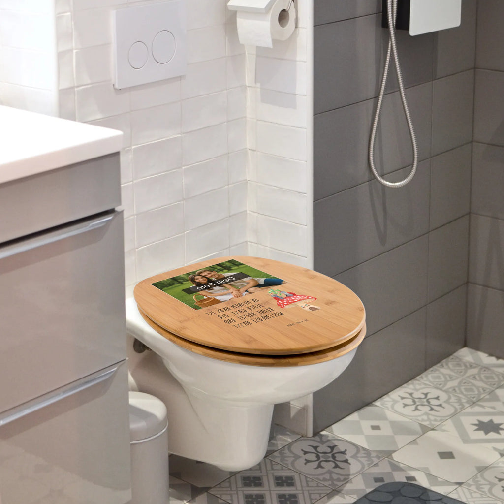 Personalisierter Foto WC Sitz Motiv Marienkäfer Fliegenpilz Toilettendeckel mit Namen, WC Sitz mit Namen, Personalisierter WC-Sitz, Personalisierter Toilettendeckel mit Foto, Personalisierter Klodeckel, Personalisierte Klobrille, Tiermotive, Gute Laune, lustige Sprüche, Tiere, Fliegenpilz, Fleigenpilzhaus, zuhause, Marienkäfer, Wohnung, Haus