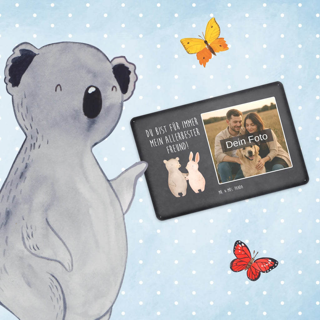 Personalisiertes Foto Blechschild Bär und Hase Umarmen Retro Blechschild Mit Bild, Metallschild Mit Foto, Blechschild Wohnzimmer Mit Bild, Personalisierte Wanddeko Aus Metall Mit Foto, Foto-Blechschild Für Zuhause, Nostalgieschild Mit Foto, Personalisierbares Blechschild Mit Foto, Blechschild Mit Wunschfoto, Blechschild Mit Bild Und Namen, Blechschild Zum Hinstellen Mit Bild, Blechschild Für Garten Mit Foto, Türschild Mit Bild, Design Blechschild Mit Bild, Blechschild Für Freunde Mit Wunschfoto, Blechschild Küche Mit Foto, Wandschild Mit Foto, Blechschild Mit Eigenem Bild, Blechschild Zum Aufhängen Mit Foto, Blechschild Mit Fotodruck, Lustiges Blechschild Mit Foto, Blechschild Mit Foto, Spruchschild Mit Foto, Blechschild Für Frauen Mit Bild, Vintage Blechschild Mit Wunschfoto, Blechschild Für Balkon Mit Wunschbild, Dekoschild Metall Mit Foto, Blechschild Handgemacht Mit Foto, Metallschild Mit Wunschfoto, Blechschild Für Männer Mit Foto, Blechschild Als Geschenk Mit Bild, Liebe, Partner, Freund, Freundin, Ehemann, Ehefrau, Heiraten, Verlobung, Heiratsantrag, Liebesgeschenk, Jahrestag, Hocheitstag, Bär, Freunde, Hase, bester Freund, best friends, Bärchen