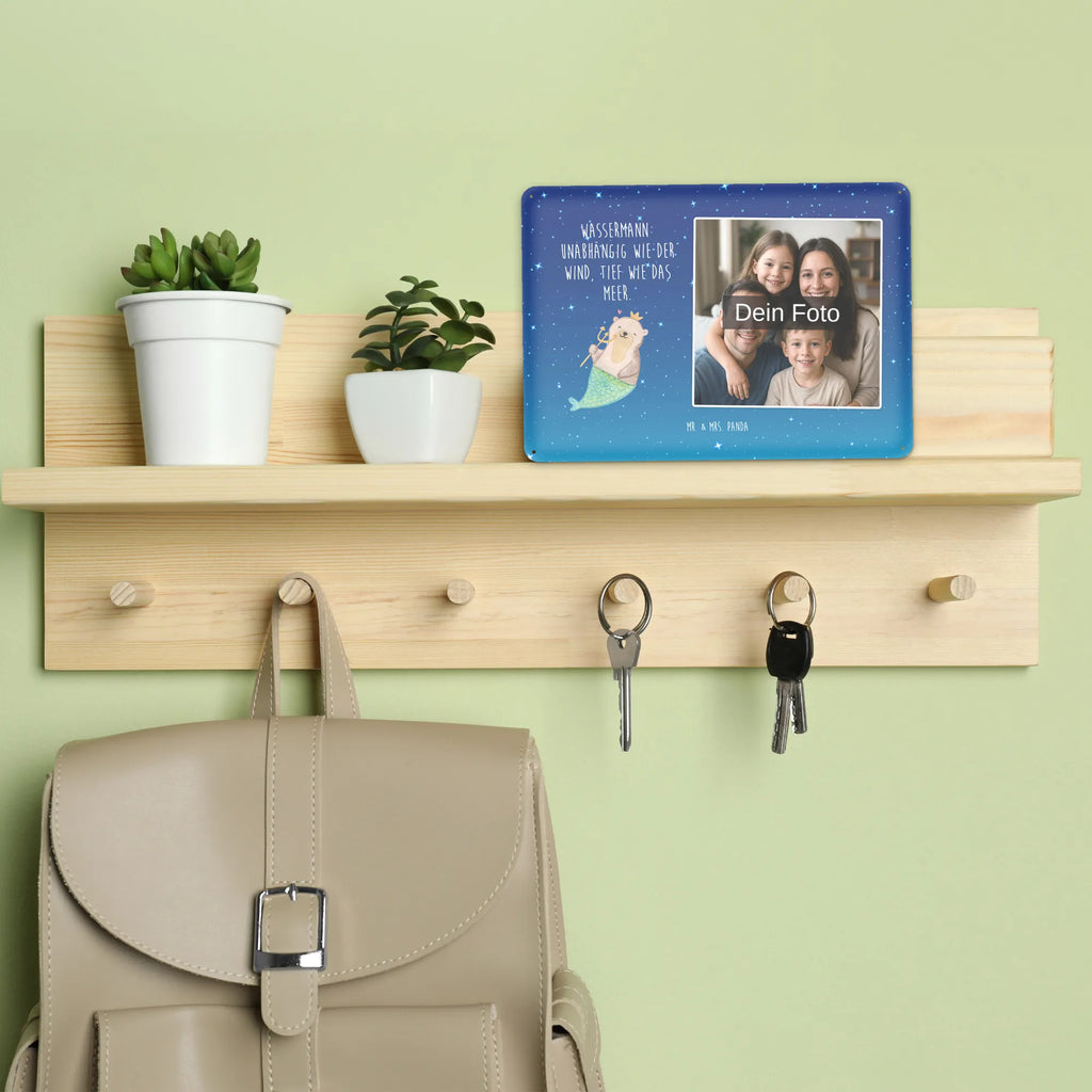 Personalisiertes Foto Blechschild Wassermann Astrologie Blechschild Mit Foto, Blechschild Zum Hinstellen Mit Bild, Blechschild Für Balkon Mit Wunschbild, Blechschild Mit Fotodruck, Blechschild Mit Eigenem Bild, Wandschild Mit Foto, Blechschild Küche Mit Foto, Personalisierbares Blechschild Mit Foto, Blechschild Für Frauen Mit Bild, Blechschild Für Garten Mit Foto, Blechschild Für Männer Mit Foto, Blechschild Für Freunde Mit Wunschfoto, Retro Blechschild Mit Bild, Blechschild Mit Wunschfoto, Dekoschild Metall Mit Foto, Blechschild Handgemacht Mit Foto, Blechschild Wohnzimmer Mit Bild, Türschild Mit Bild, Metallschild Mit Foto, Lustiges Blechschild Mit Foto, Blechschild Mit Bild Und Namen, Nostalgieschild Mit Foto, Foto-Blechschild Für Zuhause, Vintage Blechschild Mit Wunschfoto, Metallschild Mit Wunschfoto, Blechschild Zum Aufhängen Mit Foto, Spruchschild Mit Foto, Personalisierte Wanddeko Aus Metall Mit Foto, Blechschild Als Geschenk Mit Bild, Design Blechschild Mit Bild, Tierkreiszeichen, Sternzeichen, Horoskop, Astrologie, Aszendent, Wassermann, Geburtstagsgeschenk, Geschenk