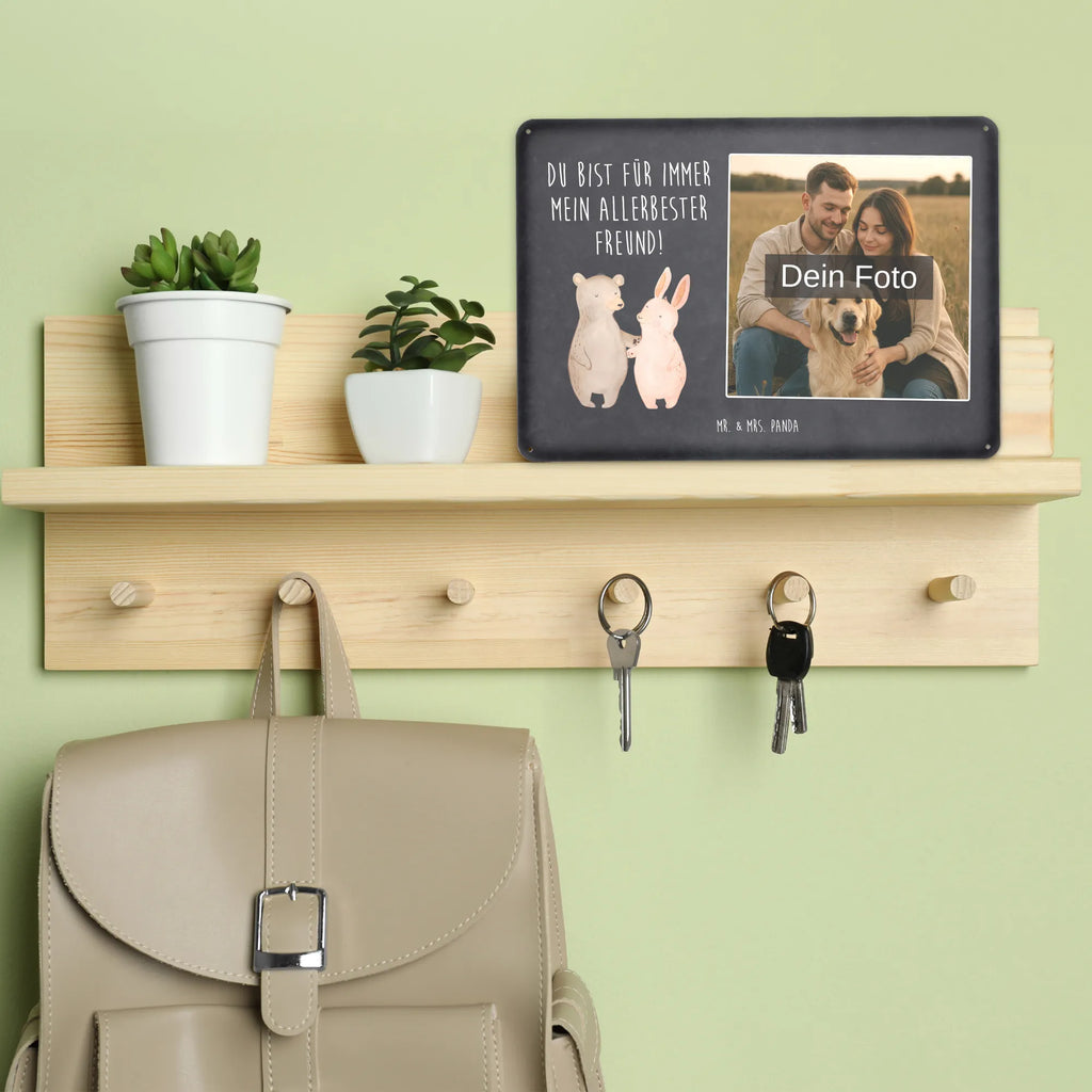 Personalisiertes Foto Blechschild Bär und Hase Umarmen Retro Blechschild Mit Bild, Metallschild Mit Foto, Blechschild Wohnzimmer Mit Bild, Personalisierte Wanddeko Aus Metall Mit Foto, Foto-Blechschild Für Zuhause, Nostalgieschild Mit Foto, Personalisierbares Blechschild Mit Foto, Blechschild Mit Wunschfoto, Blechschild Mit Bild Und Namen, Blechschild Zum Hinstellen Mit Bild, Blechschild Für Garten Mit Foto, Türschild Mit Bild, Design Blechschild Mit Bild, Blechschild Für Freunde Mit Wunschfoto, Blechschild Küche Mit Foto, Wandschild Mit Foto, Blechschild Mit Eigenem Bild, Blechschild Zum Aufhängen Mit Foto, Blechschild Mit Fotodruck, Lustiges Blechschild Mit Foto, Blechschild Mit Foto, Spruchschild Mit Foto, Blechschild Für Frauen Mit Bild, Vintage Blechschild Mit Wunschfoto, Blechschild Für Balkon Mit Wunschbild, Dekoschild Metall Mit Foto, Blechschild Handgemacht Mit Foto, Metallschild Mit Wunschfoto, Blechschild Für Männer Mit Foto, Blechschild Als Geschenk Mit Bild, Liebe, Partner, Freund, Freundin, Ehemann, Ehefrau, Heiraten, Verlobung, Heiratsantrag, Liebesgeschenk, Jahrestag, Hocheitstag, Bär, Freunde, Hase, bester Freund, best friends, Bärchen