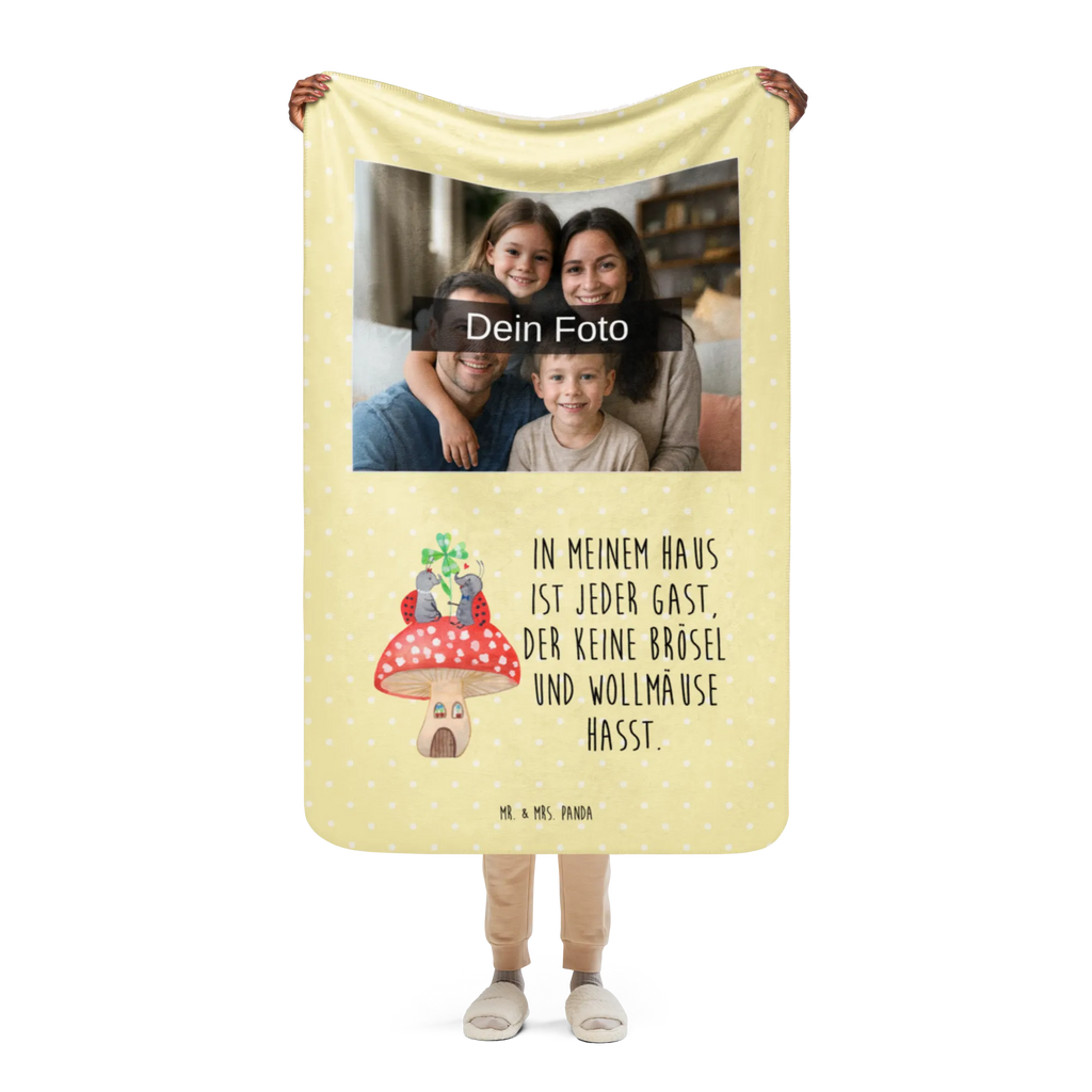 Sherpa Photo Cuddle Blanket ladybug toadstool Foto Kuscheldecke, Tiermotive, Gute Laune, lustige Sprüche, Tiere, Wohnung, zuhause, Fleigenpilzhaus, Haus, Fliegenpilz, Marienkäfer
