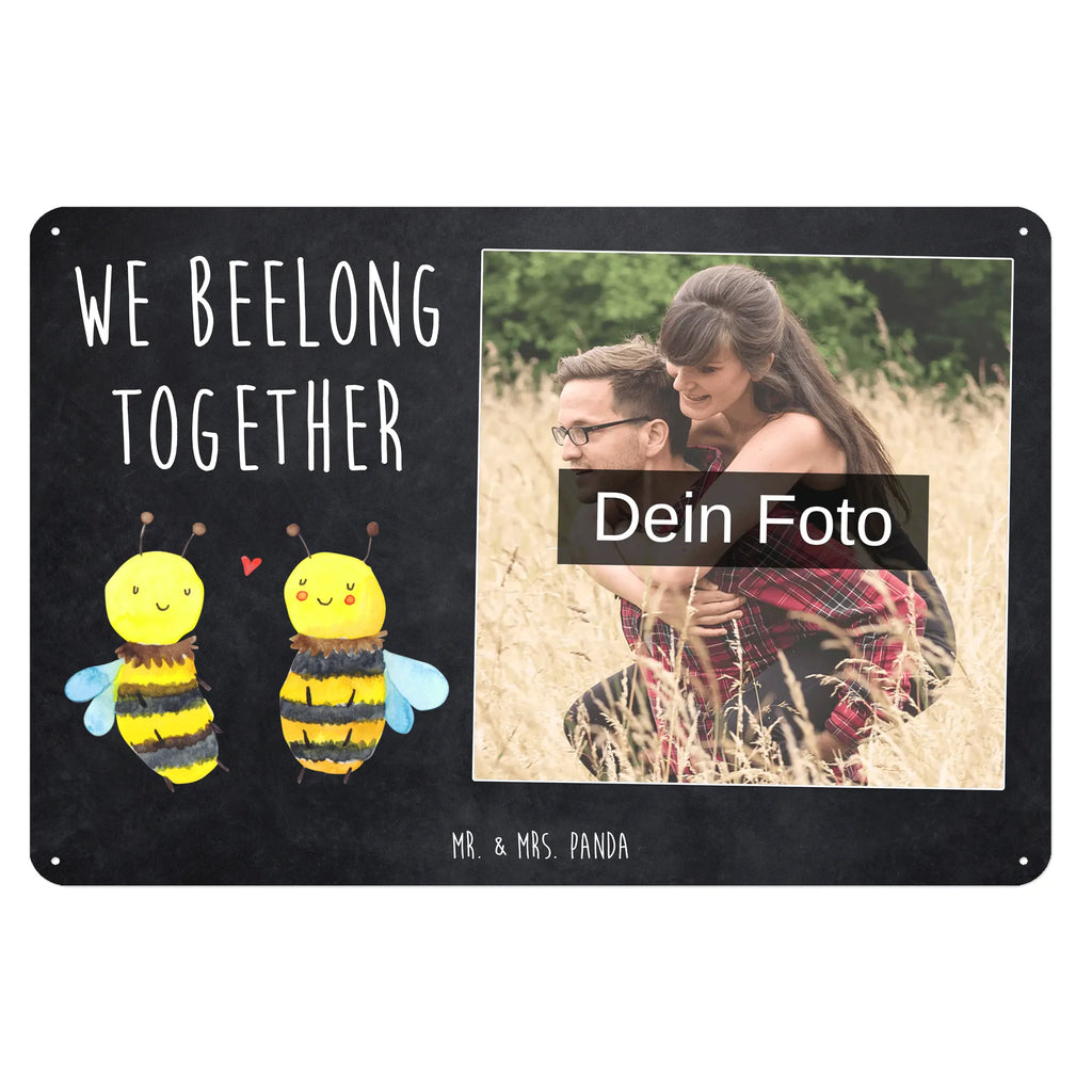 Personalisiertes Foto Blechschild Biene Verliebt Personalisierbares Blechschild Mit Foto, Dekoschild Metall Mit Foto, Metallschild Mit Wunschfoto, Spruchschild Mit Foto, Blechschild Mit Wunschfoto, Blechschild Handgemacht Mit Foto, Foto-Blechschild Für Zuhause, Wandschild Mit Foto, Design Blechschild Mit Bild, Blechschild Mit Foto, Blechschild Als Geschenk Mit Bild, Blechschild Für Freunde Mit Wunschfoto, Personalisierte Wanddeko Aus Metall Mit Foto, Blechschild Für Frauen Mit Bild, Vintage Blechschild Mit Wunschfoto, Blechschild Wohnzimmer Mit Bild, Retro Blechschild Mit Bild, Blechschild Zum Aufhängen Mit Foto, Blechschild Für Männer Mit Foto, Blechschild Für Garten Mit Foto, Metallschild Mit Foto, Blechschild Küche Mit Foto, Türschild Mit Bild, Blechschild Mit Eigenem Bild, Blechschild Für Balkon Mit Wunschbild, Blechschild Mit Fotodruck, Blechschild Zum Hinstellen Mit Bild, Lustiges Blechschild Mit Foto, Nostalgieschild Mit Foto, Blechschild Mit Bild Und Namen, Biene, Wespe, Hummel