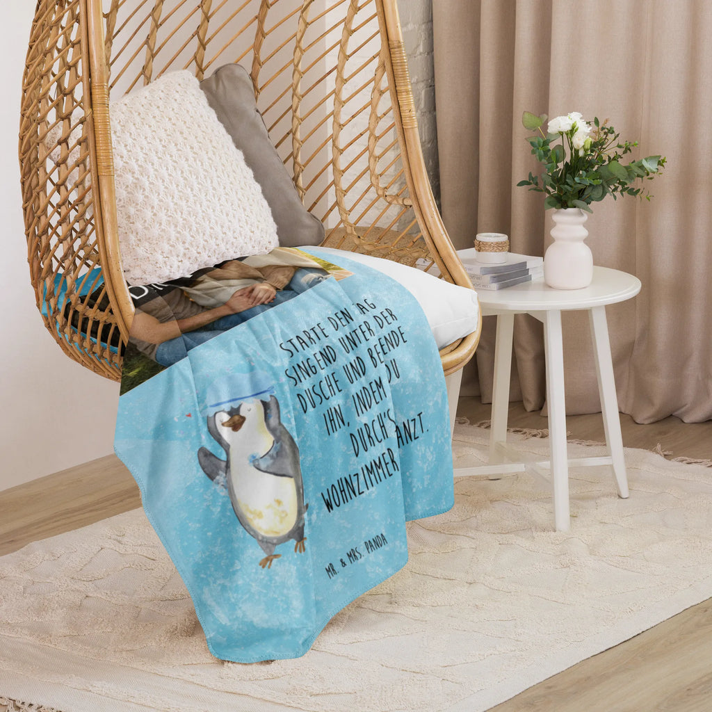 Sherpa Photo Cuddle Blanket Penguin have a shower Foto Kuscheldecke, Pinguin, glücklich sein, Motivation, Dusche, Neustart, Duschen, Pinguine, Neuanfang, Lebensmotto