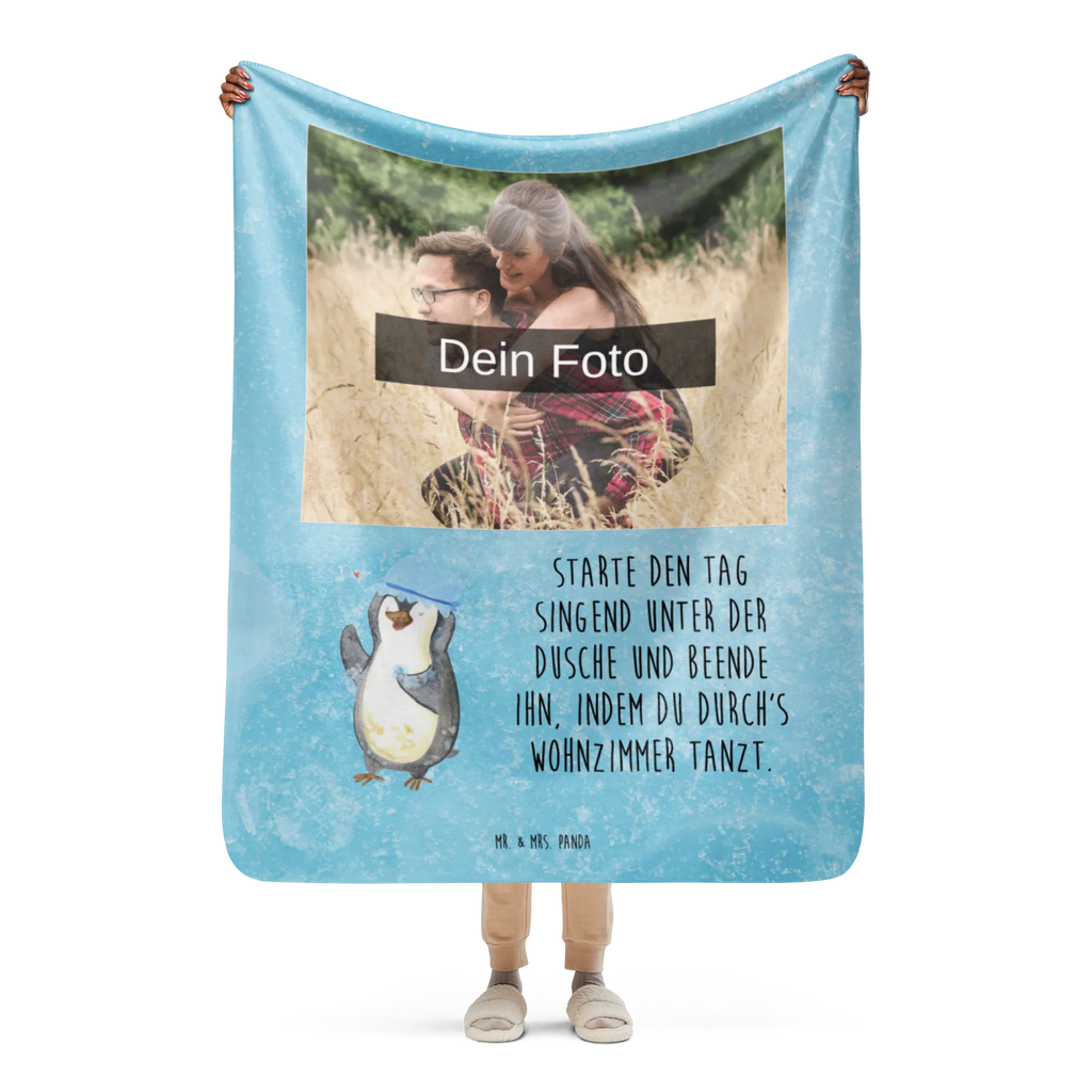 Sherpa Photo Cuddle Blanket Penguin have a shower Foto Kuscheldecke, Pinguin, glücklich sein, Motivation, Dusche, Neustart, Duschen, Pinguine, Neuanfang, Lebensmotto