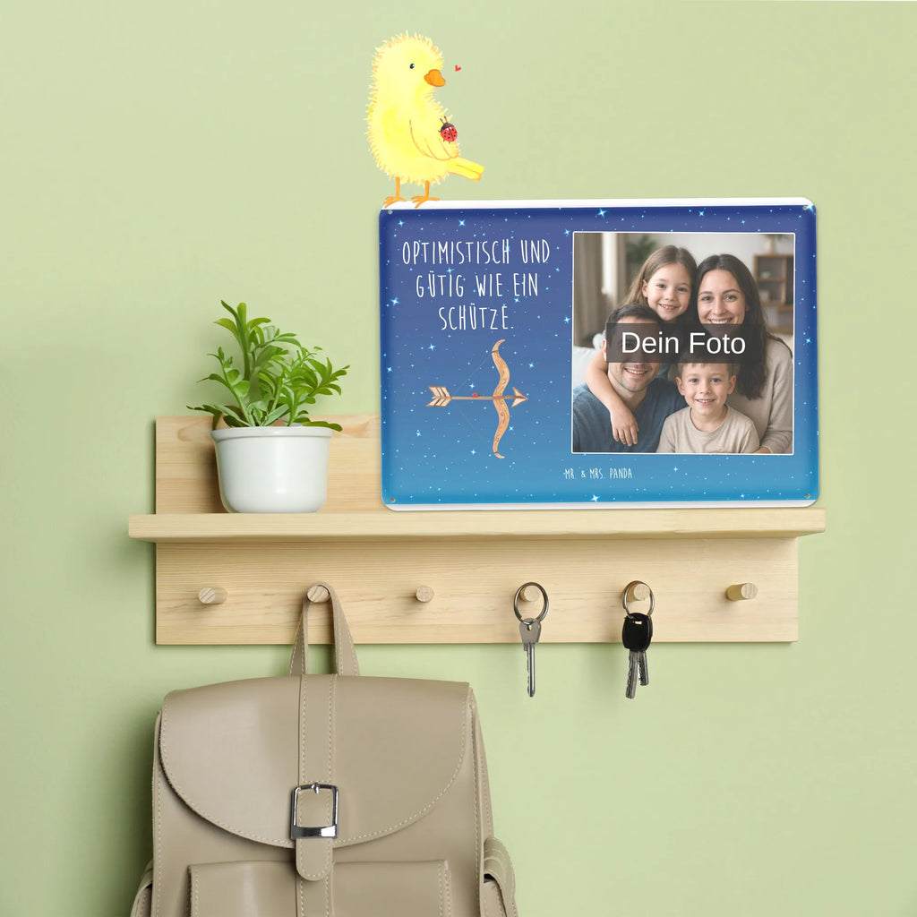 Spersonalizowany metalowy szyld ze zdjęciem Znak zodiaku Strzelec Türschild Mit Bild, Metallschild Mit Foto, Blechschild Für Garten Mit Foto, Blechschild Mit Bild Und Namen, Blechschild Für Freunde Mit Wunschfoto, Foto-Blechschild Für Zuhause, Personalisierbares Blechschild Mit Foto, Blechschild Zum Aufhängen Mit Foto, Blechschild Als Geschenk Mit Bild, Blechschild Mit Wunschfoto, Blechschild Mit Eigenem Bild, Design Blechschild Mit Bild, Nostalgieschild Mit Foto, Blechschild Wohnzimmer Mit Bild, Blechschild Mit Fotodruck, Blechschild Für Balkon Mit Wunschbild, Vintage Blechschild Mit Wunschfoto, Blechschild Für Frauen Mit Bild, Metallschild Mit Wunschfoto, Blechschild Mit Foto, Lustiges Blechschild Mit Foto, Retro Blechschild Mit Bild, Personalisierte Wanddeko Aus Metall Mit Foto, Blechschild Für Männer Mit Foto, Wandschild Mit Foto, Dekoschild Metall Mit Foto, Spruchschild Mit Foto, Blechschild Zum Hinstellen Mit Bild, Blechschild Küche Mit Foto, Blechschild Handgemacht Mit Foto, Tierkreiszeichen, Sternzeichen, Horoskop, Astrologie, Aszendent, Schütze Sternzeichen, Schütze, Geburtstag November, Schütze Geschenk, Geschenk Schützenfest, Geschenk November, Geschenk Dezember, Geburtstag Dezember