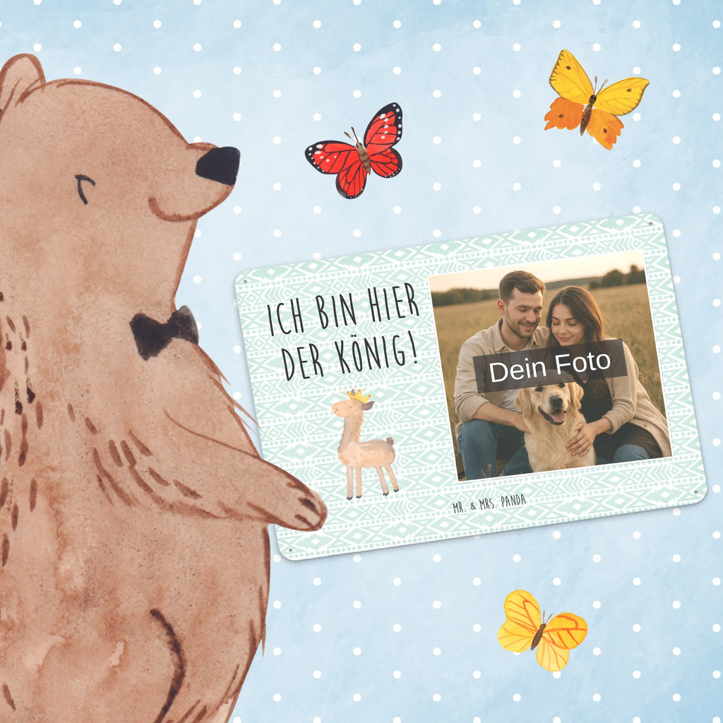 Personalisiertes Foto Blechschild Lama König Türschild Mit Bild, Blechschild Mit Foto, Design Blechschild Mit Bild, Lustiges Blechschild Mit Foto, Wandschild Mit Foto, Blechschild Mit Eigenem Bild, Blechschild Für Balkon Mit Wunschbild, Dekoschild Metall Mit Foto, Blechschild Für Freunde Mit Wunschfoto, Blechschild Zum Hinstellen Mit Bild, Blechschild Für Garten Mit Foto, Personalisierbares Blechschild Mit Foto, Vintage Blechschild Mit Wunschfoto, Retro Blechschild Mit Bild, Blechschild Zum Aufhängen Mit Foto, Blechschild Für Männer Mit Foto, Blechschild Für Frauen Mit Bild, Metallschild Mit Foto, Foto-Blechschild Für Zuhause, Blechschild Mit Fotodruck, Blechschild Küche Mit Foto, Blechschild Wohnzimmer Mit Bild, Spruchschild Mit Foto, Metallschild Mit Wunschfoto, Blechschild Handgemacht Mit Foto, Nostalgieschild Mit Foto, Personalisierte Wanddeko Aus Metall Mit Foto, Blechschild Mit Bild Und Namen, Blechschild Mit Wunschfoto, Blechschild Als Geschenk Mit Bild, Lama, Alpaka, Lamas, Papa, Abi, Kollegin, Königin, Mama, Vorgesetzter, Abitur, Freundin, Büro Kollege, König, Chef