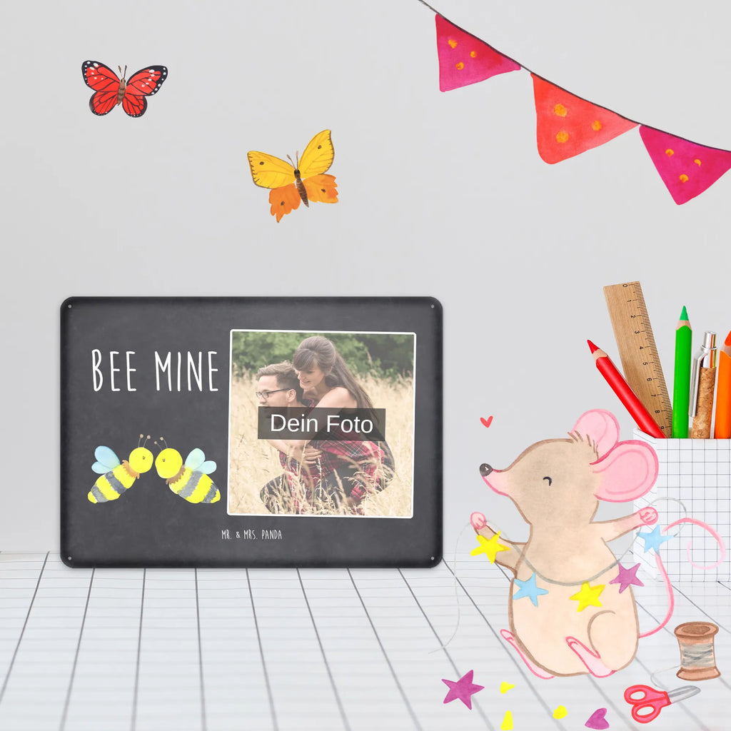 Personalisiertes Foto Blechschild Biene Liebe Metallschild Mit Wunschfoto, Blechschild Mit Eigenem Bild, Blechschild Handgemacht Mit Foto, Blechschild Mit Fotodruck, Blechschild Für Garten Mit Foto, Blechschild Als Geschenk Mit Bild, Blechschild Für Freunde Mit Wunschfoto, Blechschild Zum Hinstellen Mit Bild, Lustiges Blechschild Mit Foto, Personalisierbares Blechschild Mit Foto, Blechschild Für Frauen Mit Bild, Wandschild Mit Foto, Blechschild Für Balkon Mit Wunschbild, Dekoschild Metall Mit Foto, Blechschild Küche Mit Foto, Blechschild Mit Foto, Blechschild Zum Aufhängen Mit Foto, Nostalgieschild Mit Foto, Spruchschild Mit Foto, Retro Blechschild Mit Bild, Vintage Blechschild Mit Wunschfoto, Türschild Mit Bild, Blechschild Wohnzimmer Mit Bild, Blechschild Mit Wunschfoto, Personalisierte Wanddeko Aus Metall Mit Foto, Foto-Blechschild Für Zuhause, Metallschild Mit Foto, Blechschild Für Männer Mit Foto, Design Blechschild Mit Bild, Blechschild Mit Bild Und Namen, Biene, Wespe, Hummel