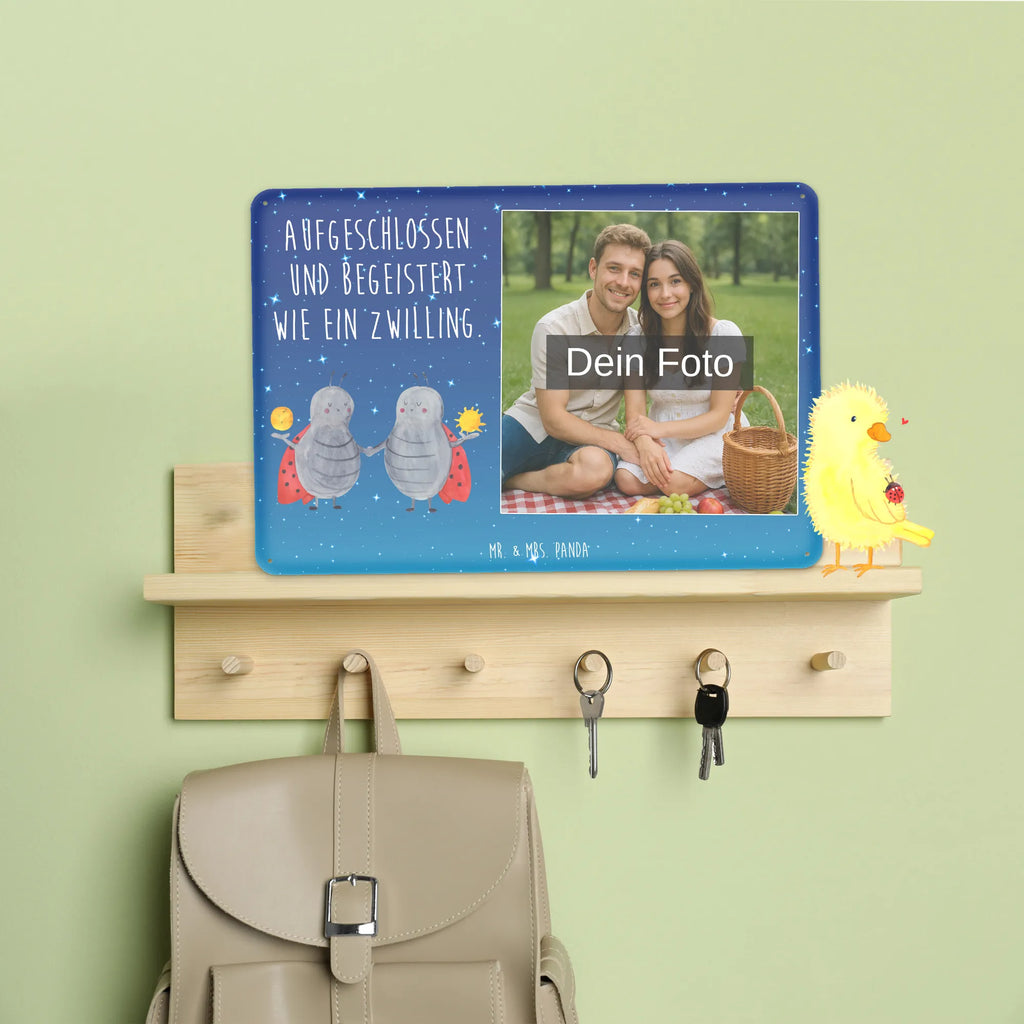 Spersonalizowany metalowy szyld ze zdjęciem znak zodiaku Bliźniak Vintage Blechschild Mit Wunschfoto, Blechschild Handgemacht Mit Foto, Metallschild Mit Foto, Blechschild Wohnzimmer Mit Bild, Blechschild Mit Wunschfoto, Design Blechschild Mit Bild, Blechschild Zum Hinstellen Mit Bild, Spruchschild Mit Foto, Metallschild Mit Wunschfoto, Blechschild Für Männer Mit Foto, Wandschild Mit Foto, Lustiges Blechschild Mit Foto, Personalisierte Wanddeko Aus Metall Mit Foto, Personalisierbares Blechschild Mit Foto, Blechschild Für Freunde Mit Wunschfoto, Blechschild Für Balkon Mit Wunschbild, Blechschild Mit Foto, Foto-Blechschild Für Zuhause, Blechschild Mit Eigenem Bild, Blechschild Als Geschenk Mit Bild, Retro Blechschild Mit Bild, Türschild Mit Bild, Blechschild Für Garten Mit Foto, Blechschild Küche Mit Foto, Blechschild Mit Bild Und Namen, Nostalgieschild Mit Foto, Blechschild Für Frauen Mit Bild, Blechschild Zum Aufhängen Mit Foto, Blechschild Mit Fotodruck, Dekoschild Metall Mit Foto, Tierkreiszeichen, Sternzeichen, Horoskop, Astrologie, Aszendent, Glückskäfer, Zwillinge, Geschenk Juni, Zwilling Sternzeichen, Zwillingsbruder, Zwillingsschwester, Marienkäfer, Geschenk Mai, Zwilling Geschenk, Geburtstag Mai