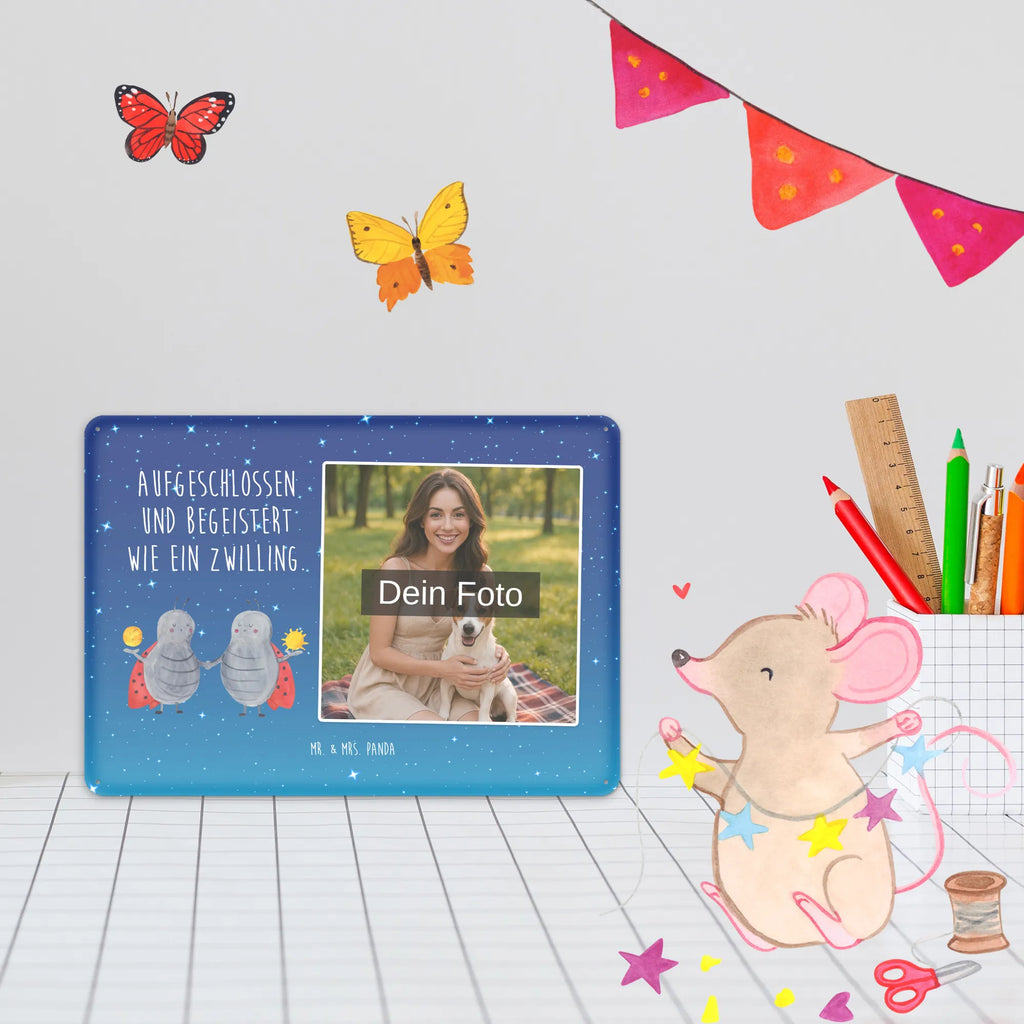 Spersonalizowany metalowy szyld ze zdjęciem znak zodiaku Bliźniak Vintage Blechschild Mit Wunschfoto, Blechschild Handgemacht Mit Foto, Metallschild Mit Foto, Blechschild Wohnzimmer Mit Bild, Blechschild Mit Wunschfoto, Design Blechschild Mit Bild, Blechschild Zum Hinstellen Mit Bild, Spruchschild Mit Foto, Metallschild Mit Wunschfoto, Blechschild Für Männer Mit Foto, Wandschild Mit Foto, Lustiges Blechschild Mit Foto, Personalisierte Wanddeko Aus Metall Mit Foto, Personalisierbares Blechschild Mit Foto, Blechschild Für Freunde Mit Wunschfoto, Blechschild Für Balkon Mit Wunschbild, Blechschild Mit Foto, Foto-Blechschild Für Zuhause, Blechschild Mit Eigenem Bild, Blechschild Als Geschenk Mit Bild, Retro Blechschild Mit Bild, Türschild Mit Bild, Blechschild Für Garten Mit Foto, Blechschild Küche Mit Foto, Blechschild Mit Bild Und Namen, Nostalgieschild Mit Foto, Blechschild Für Frauen Mit Bild, Blechschild Zum Aufhängen Mit Foto, Blechschild Mit Fotodruck, Dekoschild Metall Mit Foto, Tierkreiszeichen, Sternzeichen, Horoskop, Astrologie, Aszendent, Glückskäfer, Zwillinge, Geschenk Juni, Zwilling Sternzeichen, Zwillingsbruder, Zwillingsschwester, Marienkäfer, Geschenk Mai, Zwilling Geschenk, Geburtstag Mai